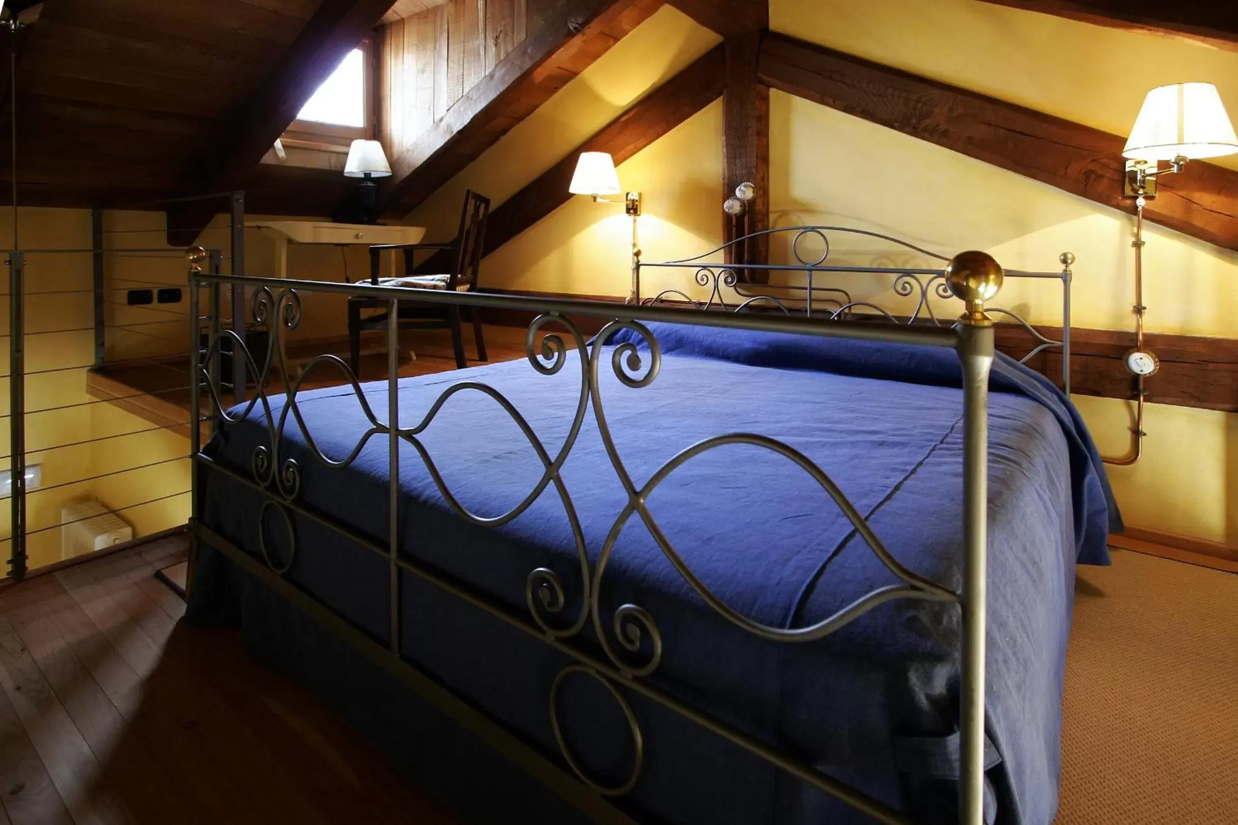 Photo of the whole room, Bed in Foresteria Ristorante Conti Roero