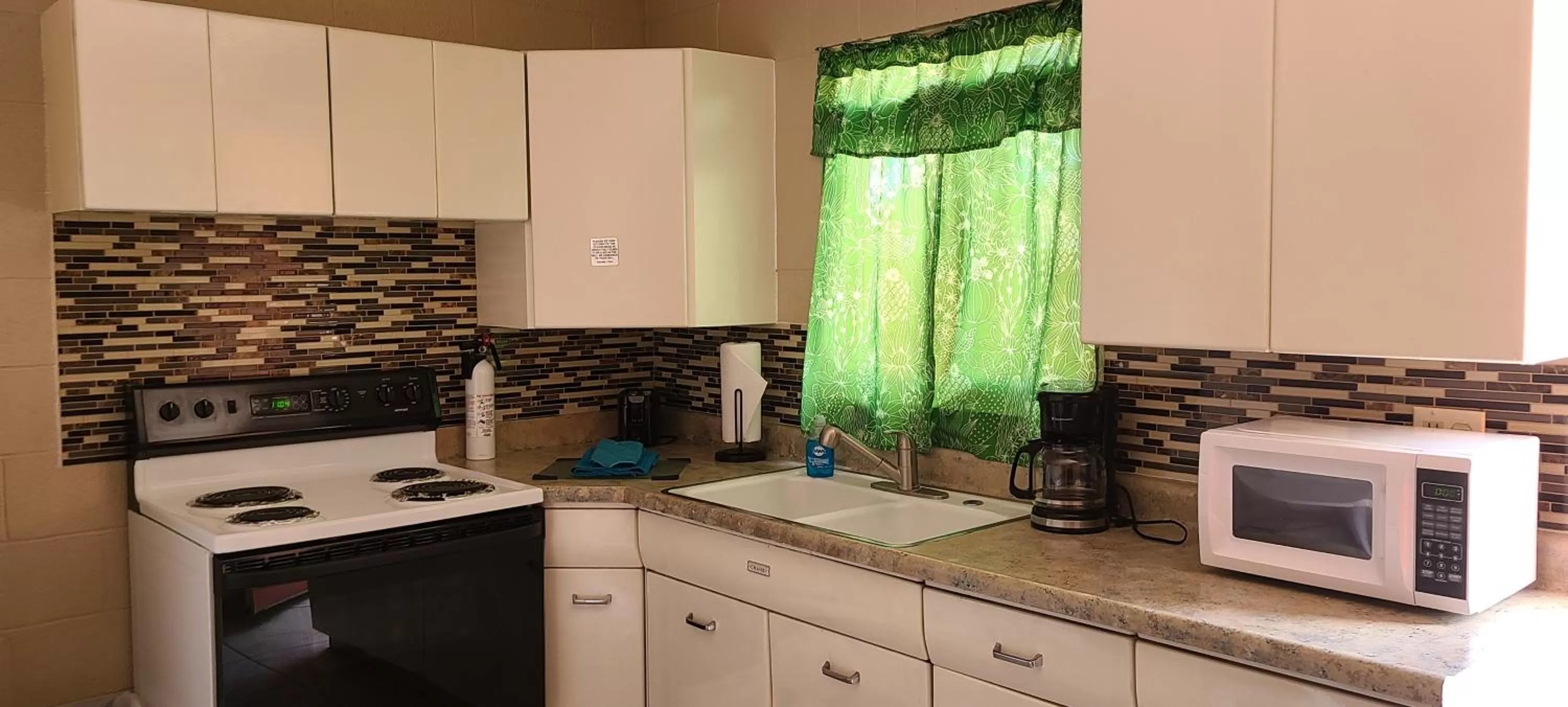 Kitchen or kitchenette in Red Rock Motel and Dam Motel