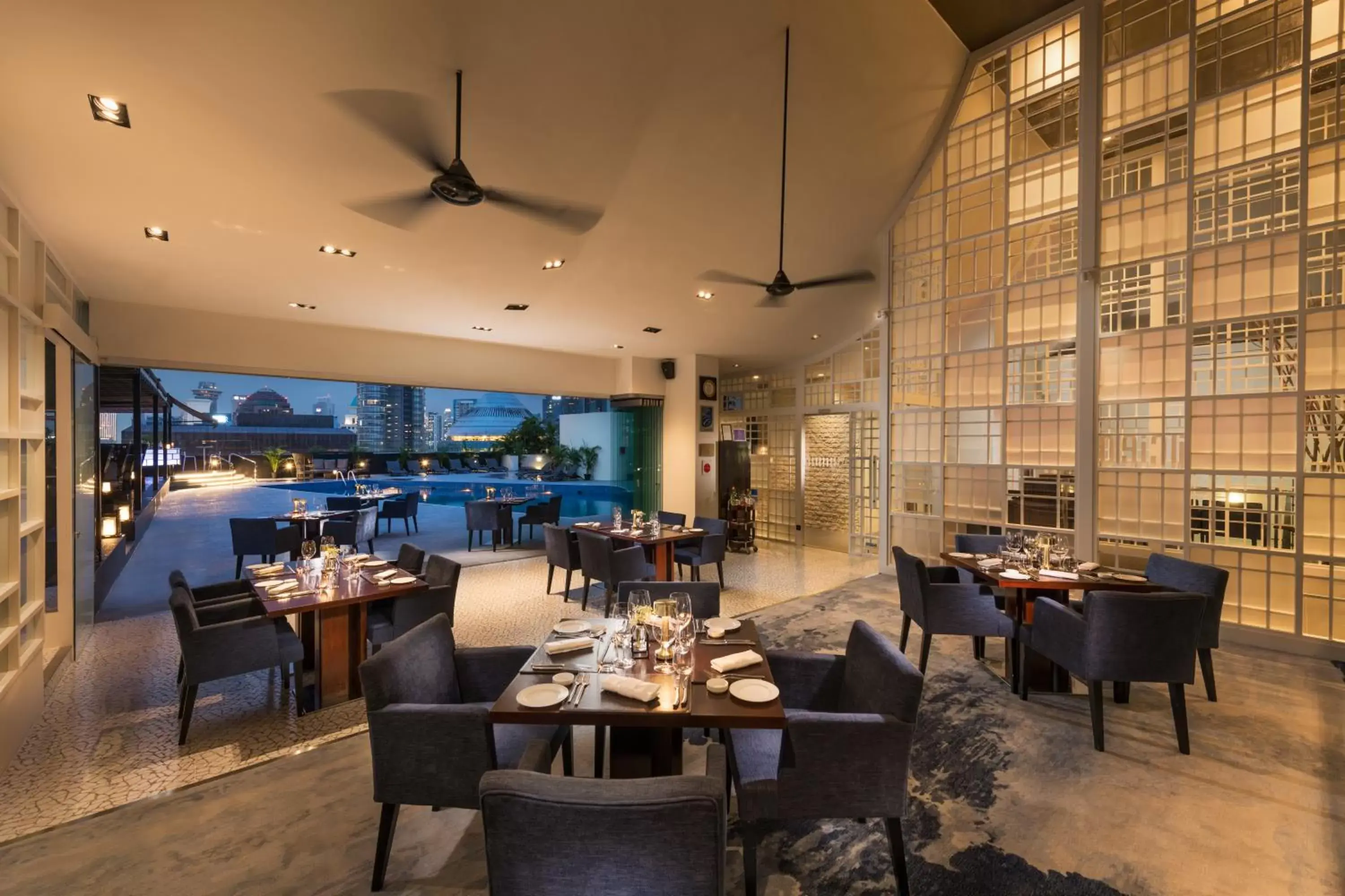 Restaurant/Places to Eat in voco Orchard Singapore, an IHG Hotel