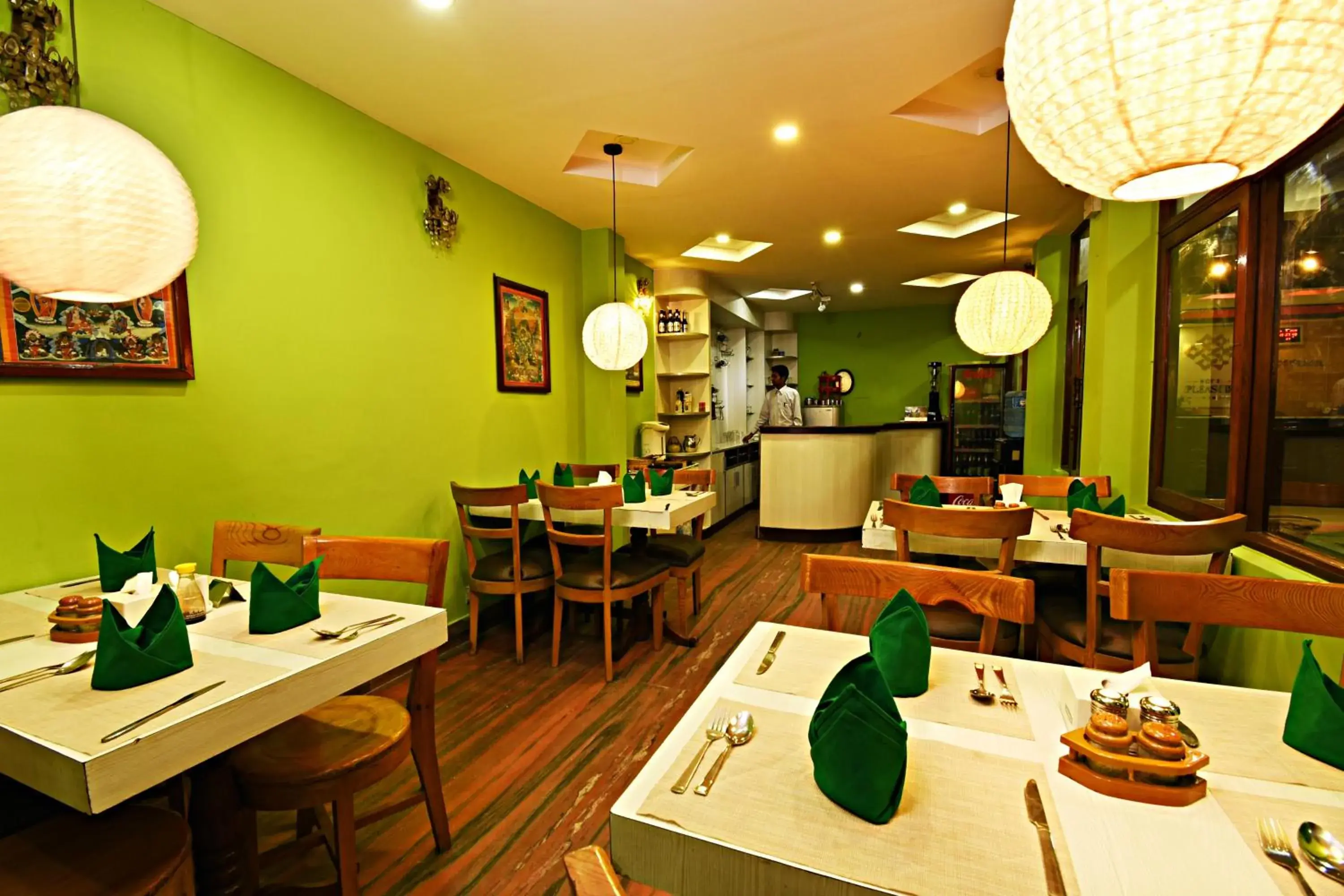 Restaurant/places to eat in Hotel Pleasure Home Restaurant/places to eat in Hotel Pleasure Home