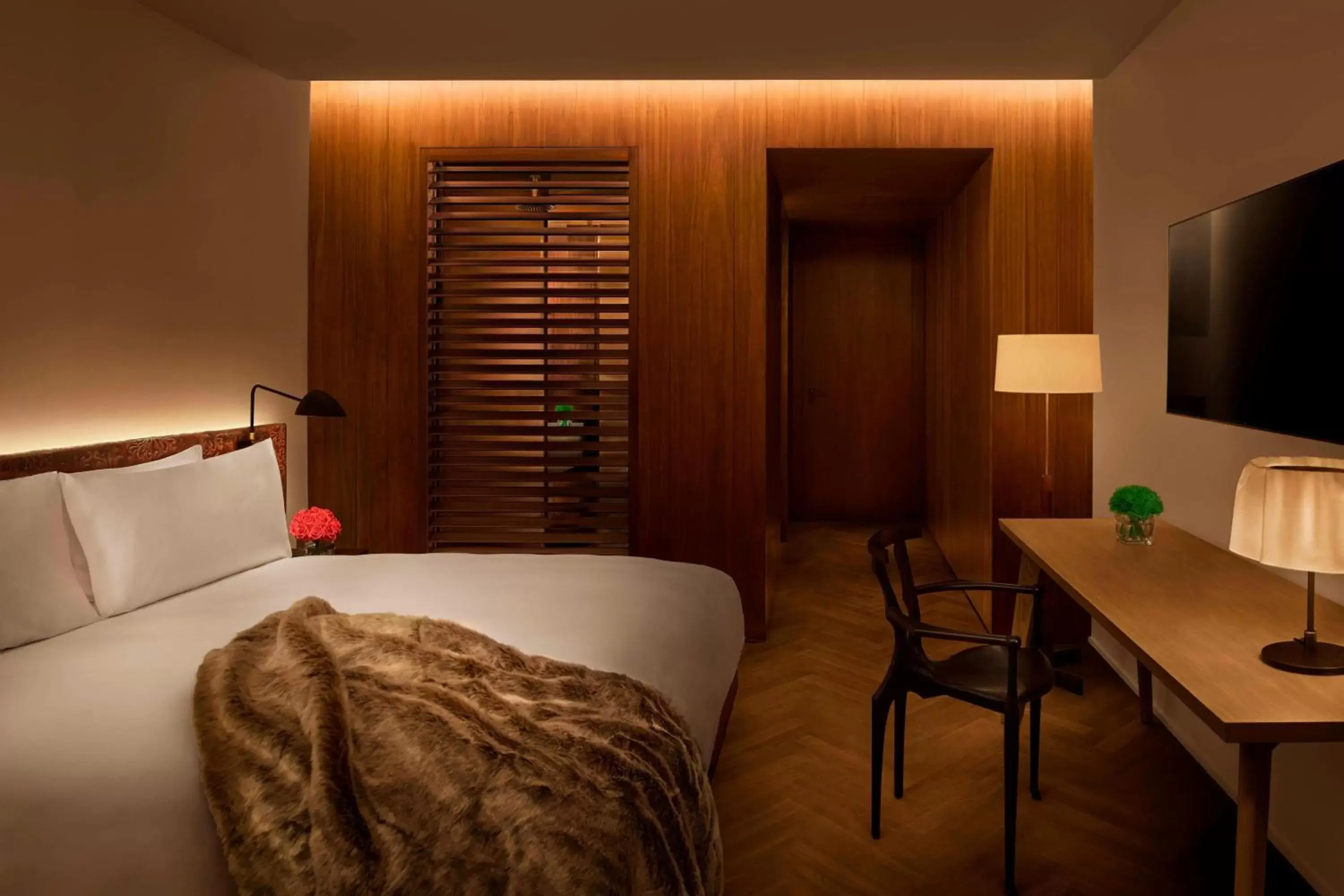 Bedroom, Bed in The Barcelona EDITION