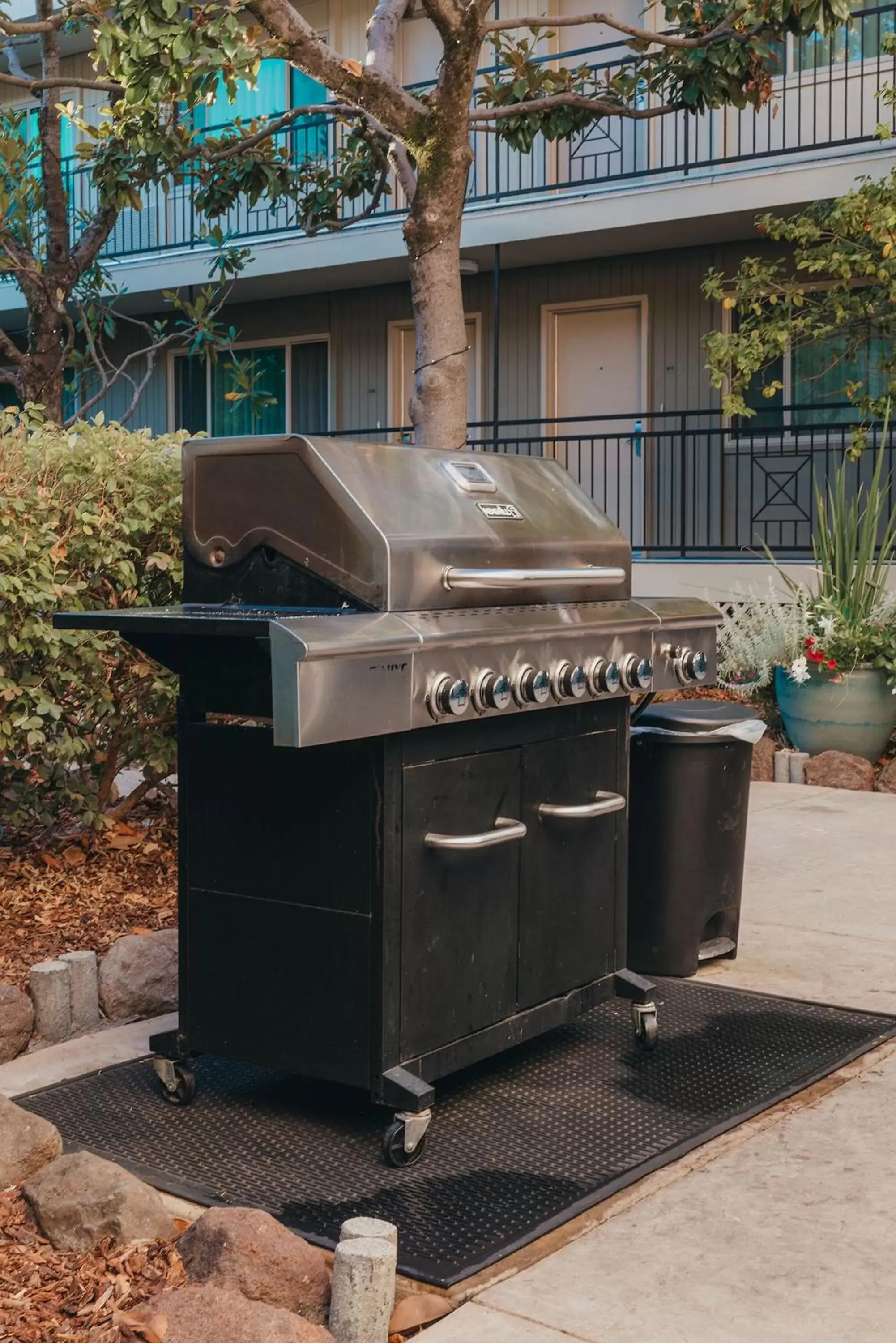 BBQ Facilities in Marin Suites Hotel