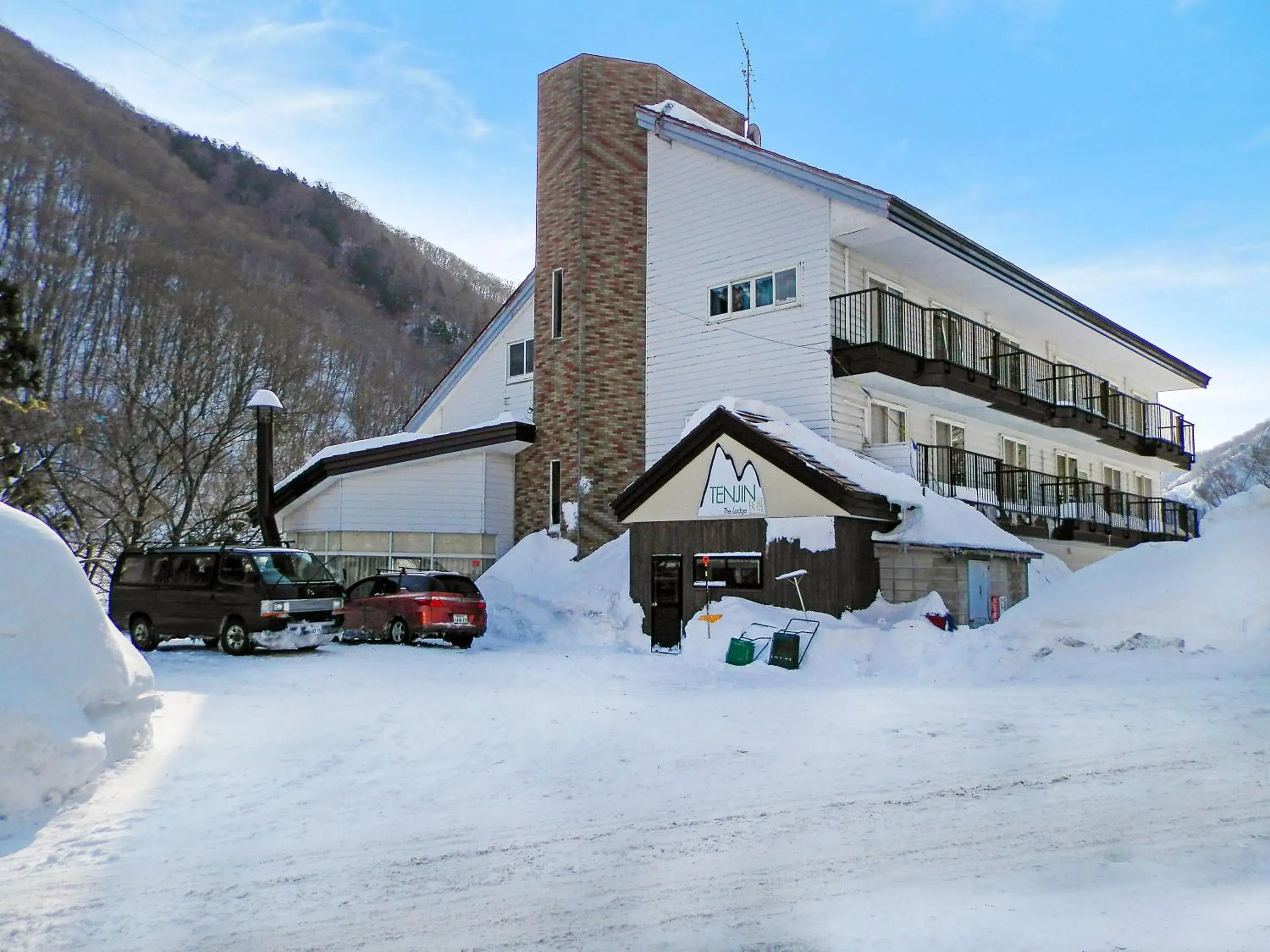 Facade/entrance, Winter in Tenjin Lodge