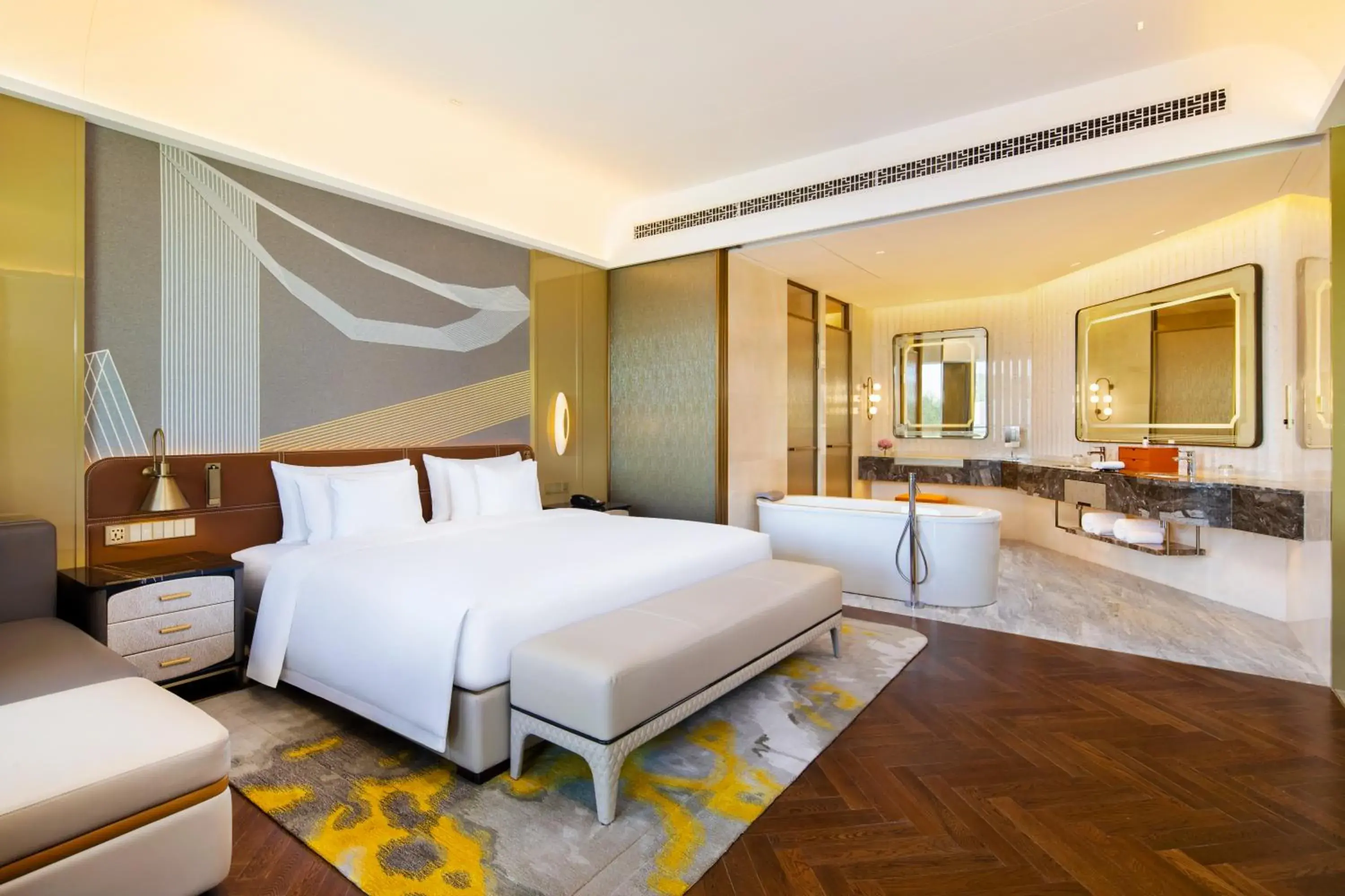 Photo of the whole room, Bed in Radisson Collection Resort Nanjing