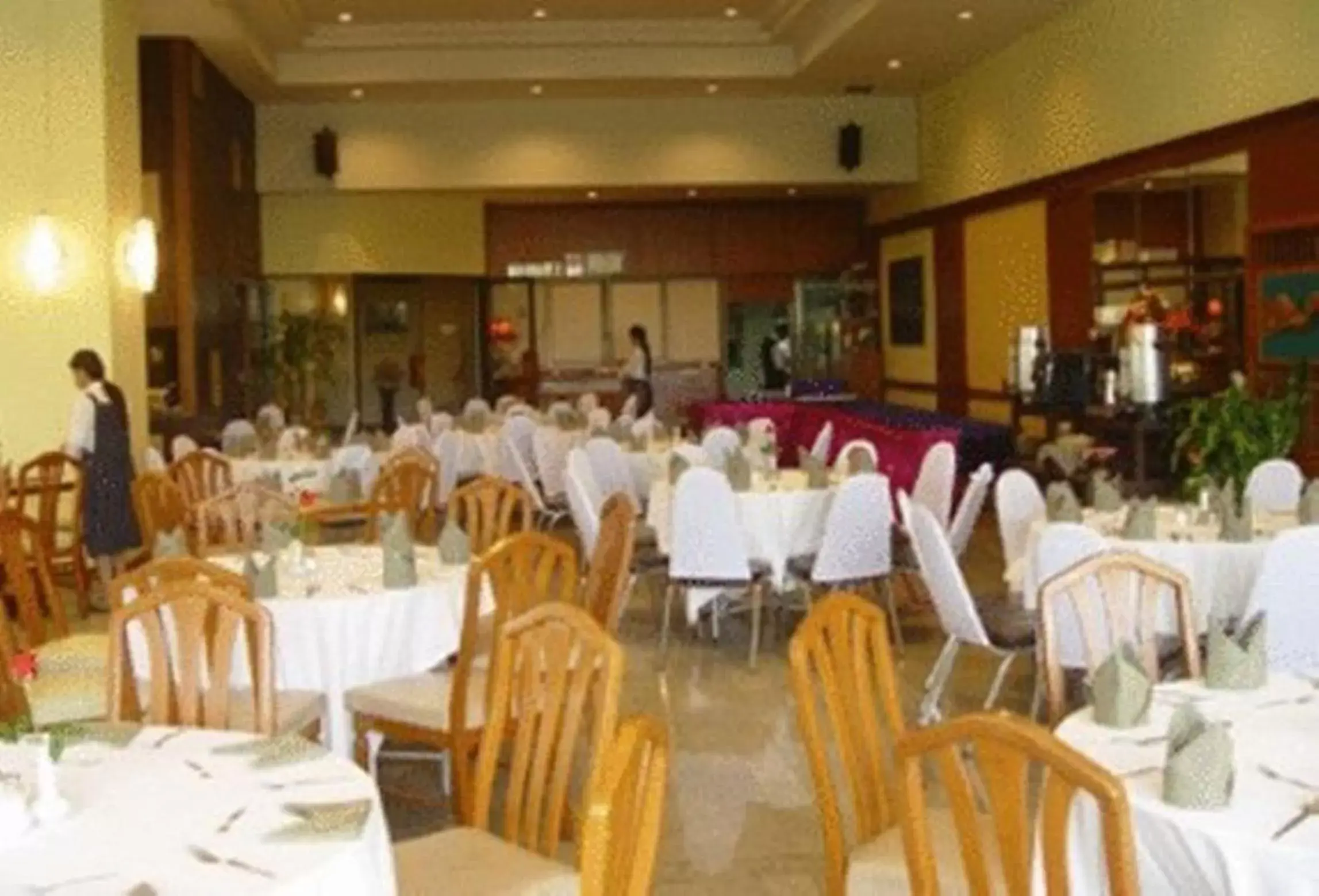 Restaurant/Places to Eat in Royal Lanna Hotel