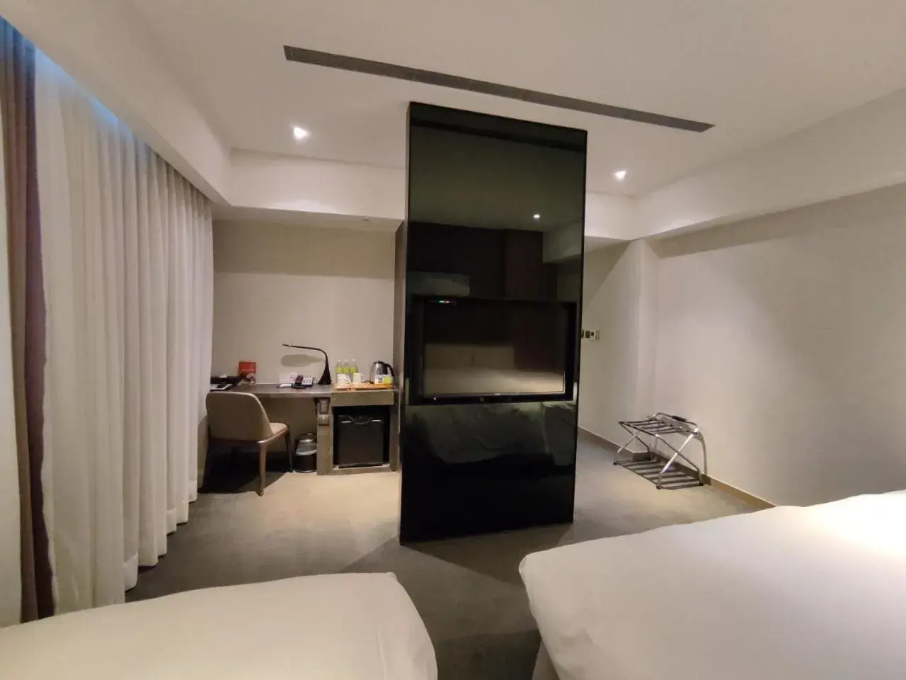 TV/Entertainment Center in Park City Hotel - Hualien Vacation