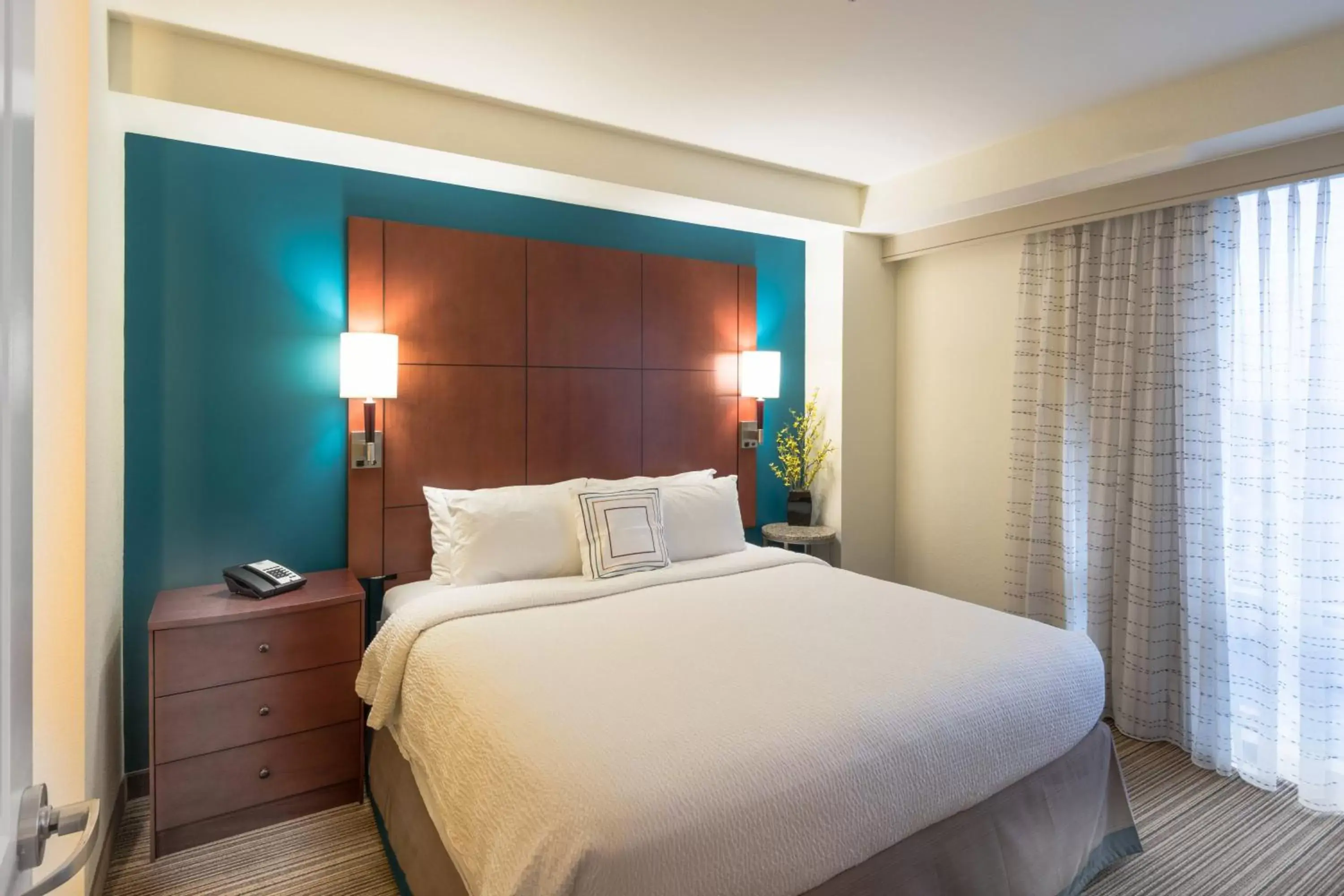 Bedroom, Bed in Residence Inn by Marriott Arlington Ballston