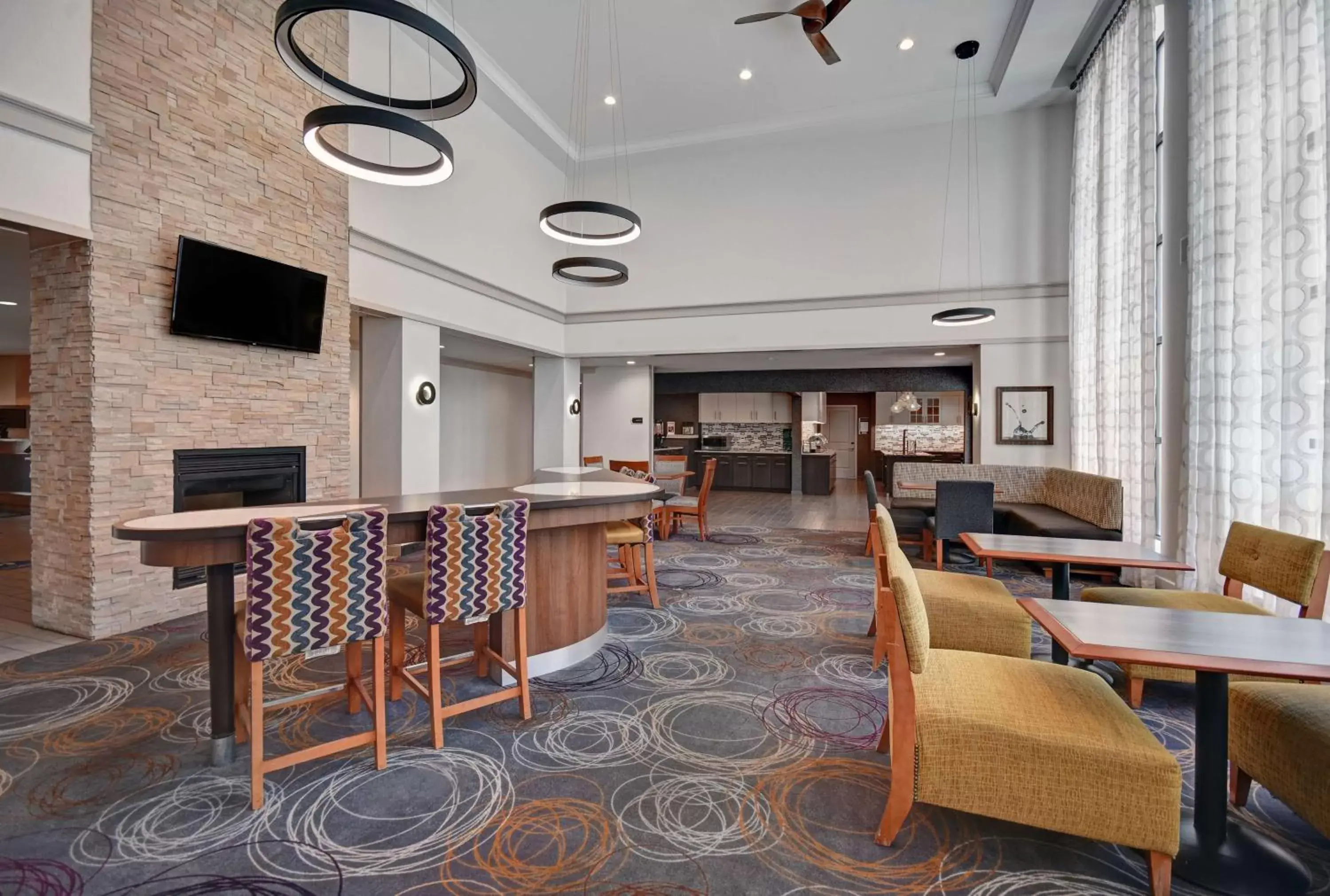 Breakfast, Lounge/Bar in Homewood Suites by Hilton Eatontown