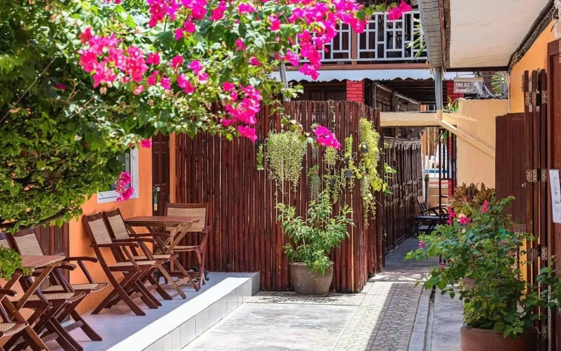 Property building in MANDARIN LODGE by victor