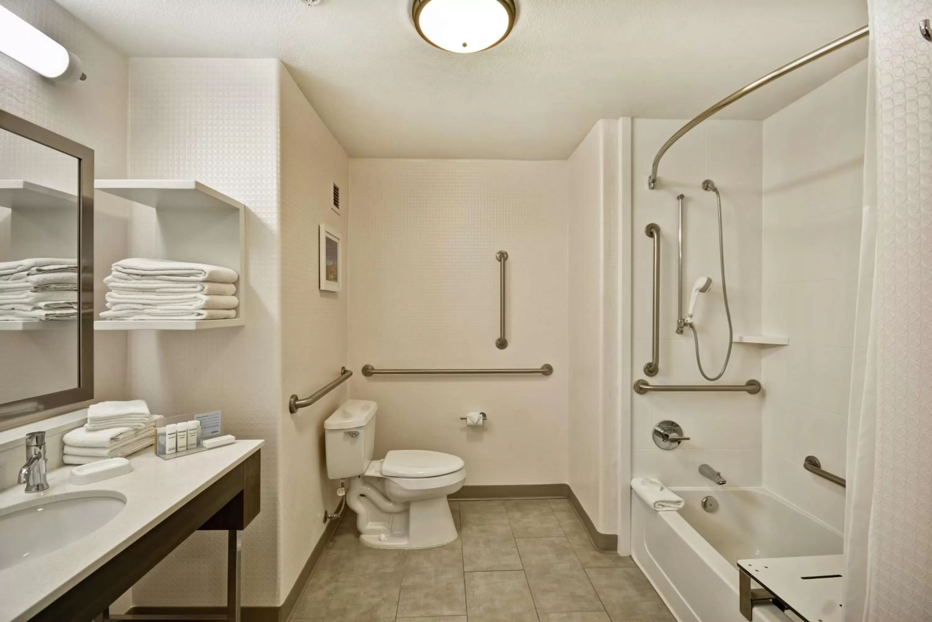 Bathroom in Hampton Inn & Suites Yuma