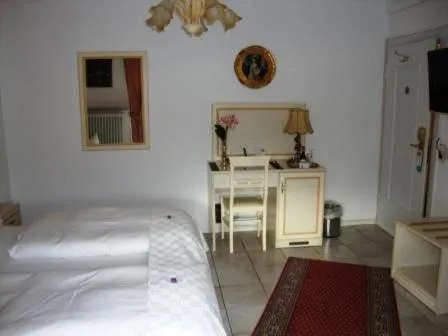 Photo of the whole room, Bed in Haus Mooren, Hotel Garni