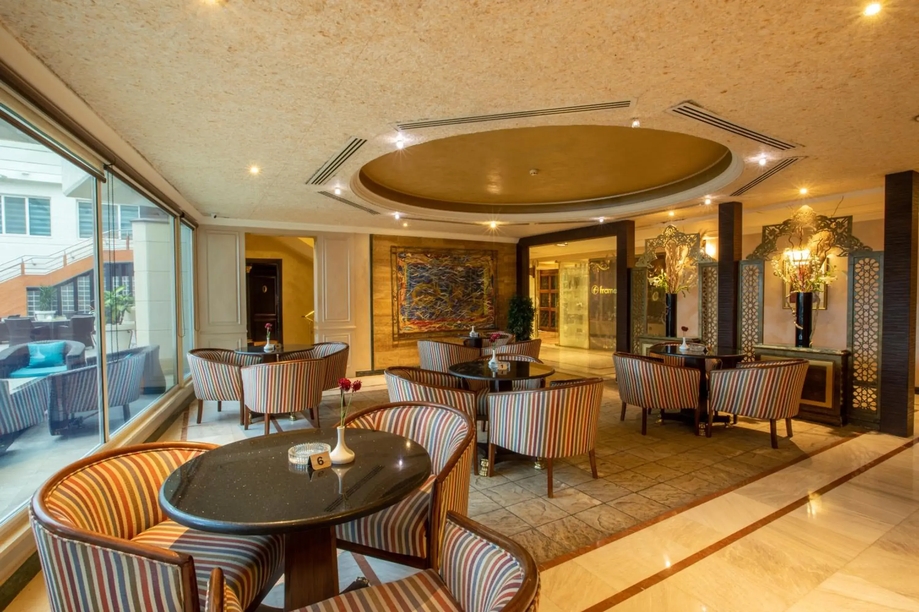 Lounge or bar in Bristol Amman Hotel