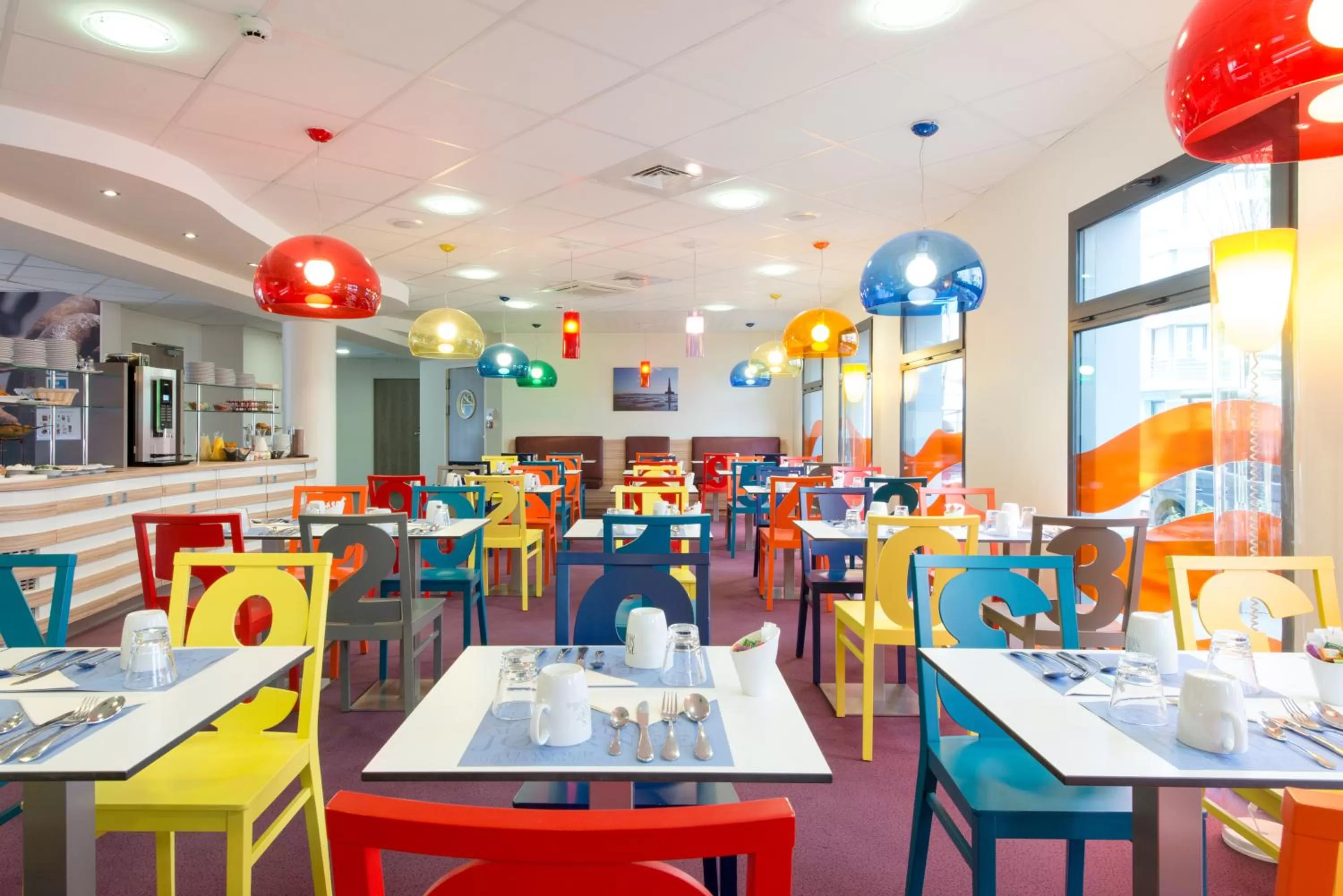 Restaurant/places to eat in Hôtel Confort La Rochelle Centre les Minimes