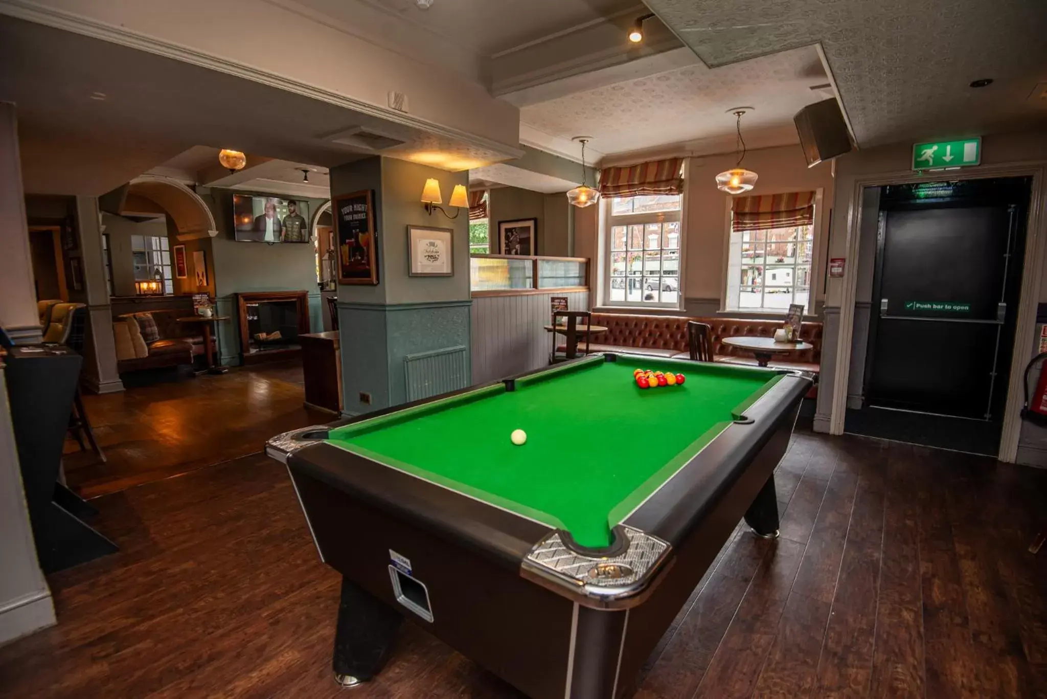 Lounge or bar, Billiards in The George Inn