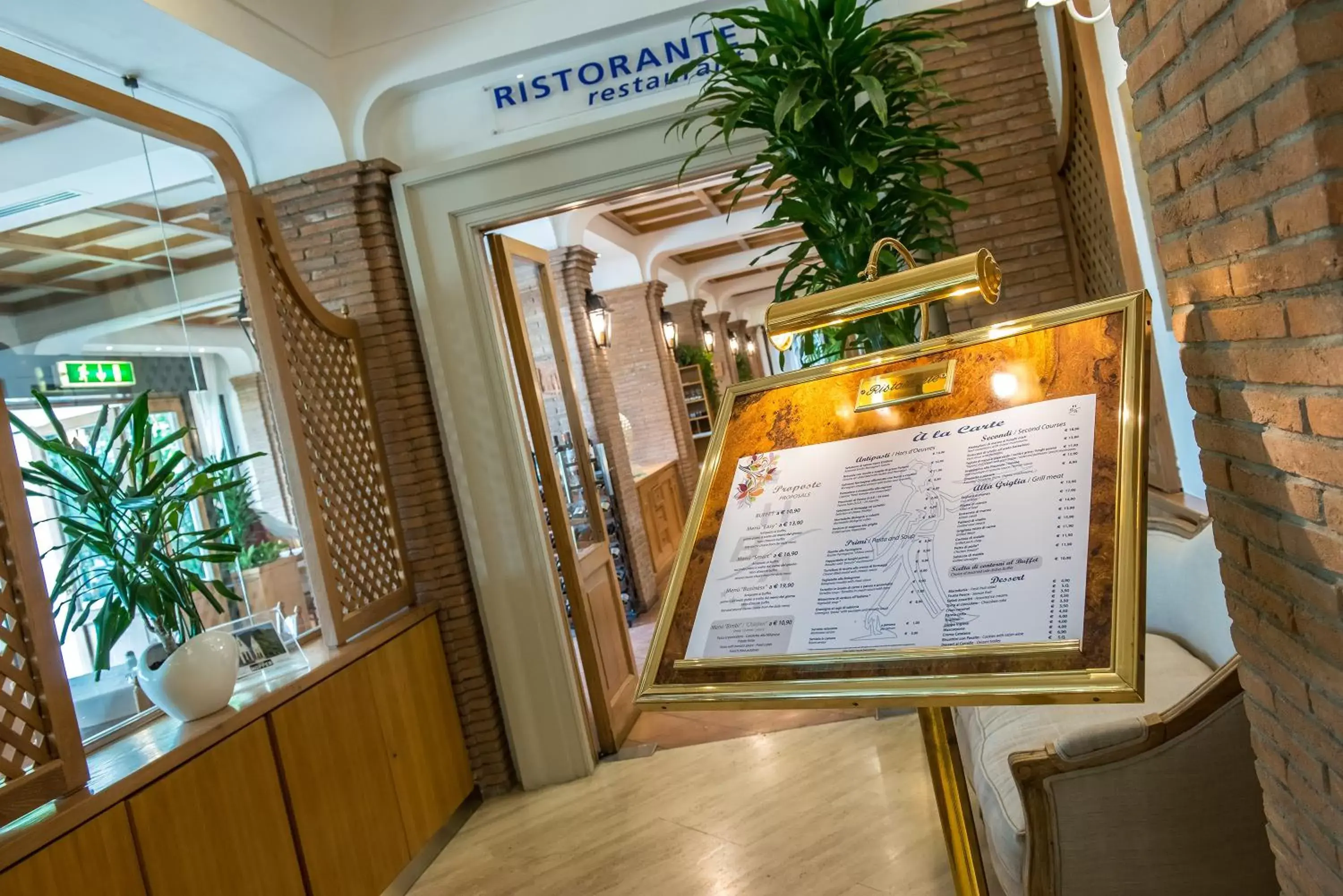 Restaurant/places to eat in Hotel Bologna Airport