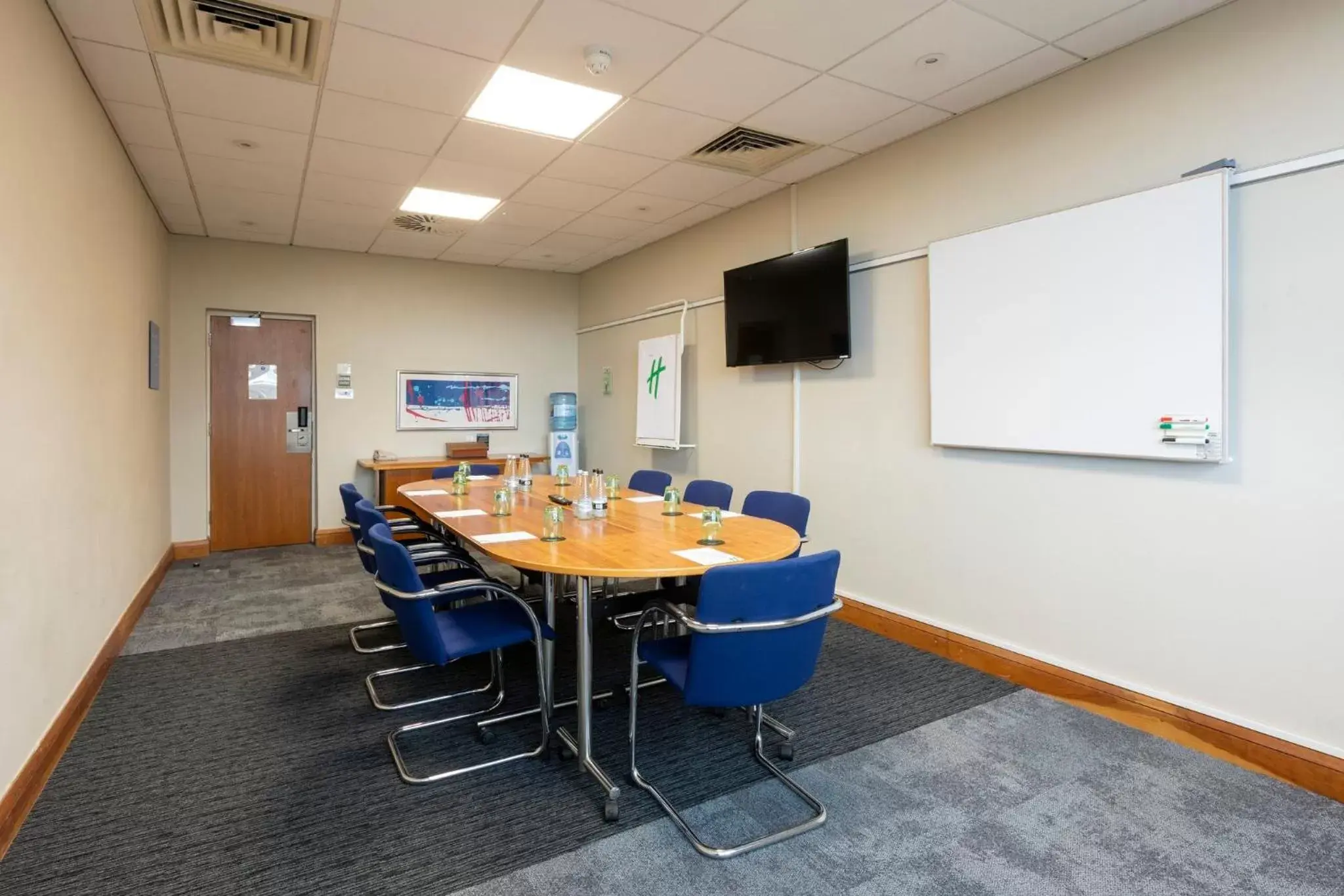 Meeting/conference room in Holiday Inn Cardiff City, an IHG Hotel