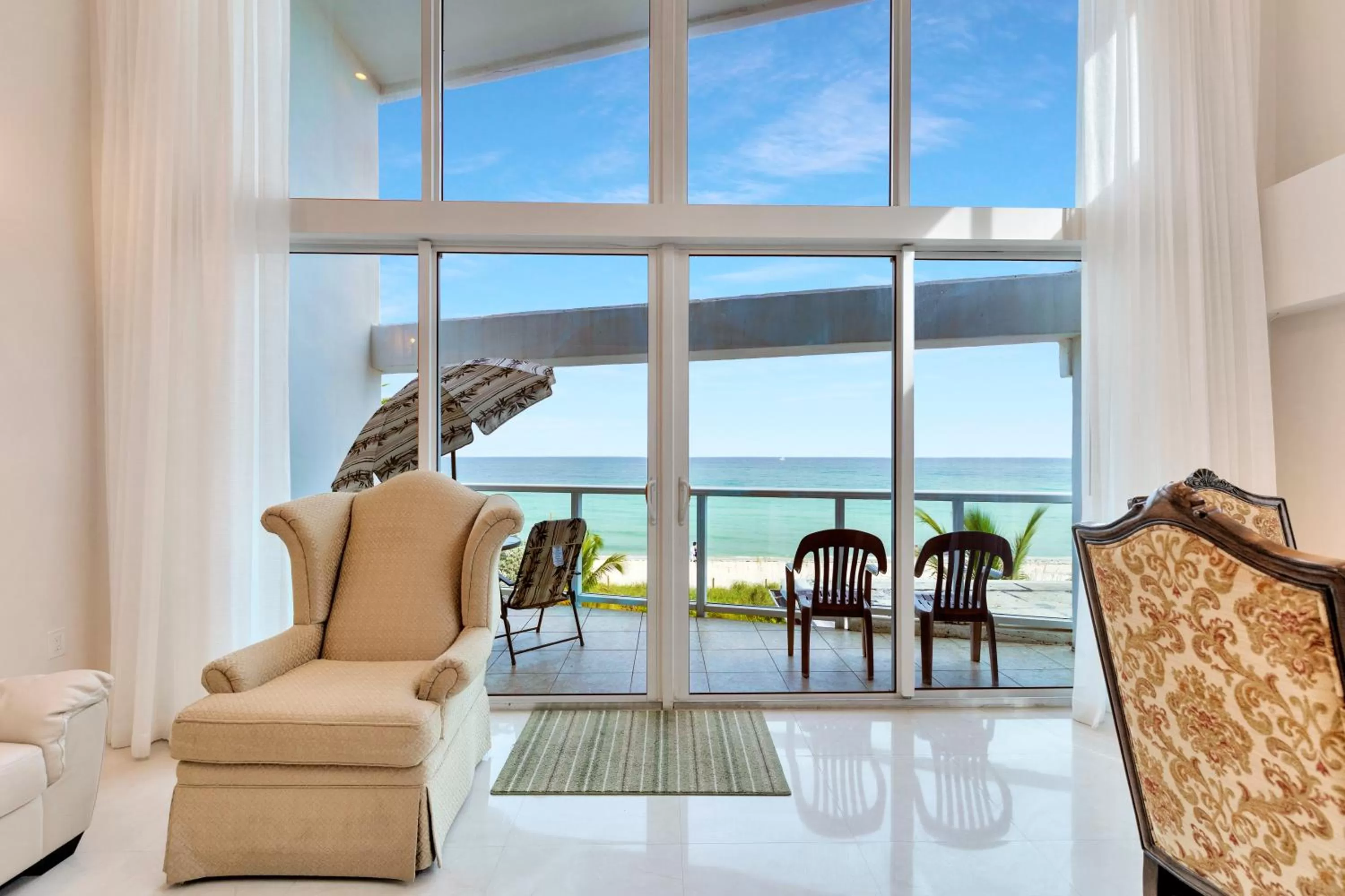 Three-Bedroom Apartment in SeaStays Apartments