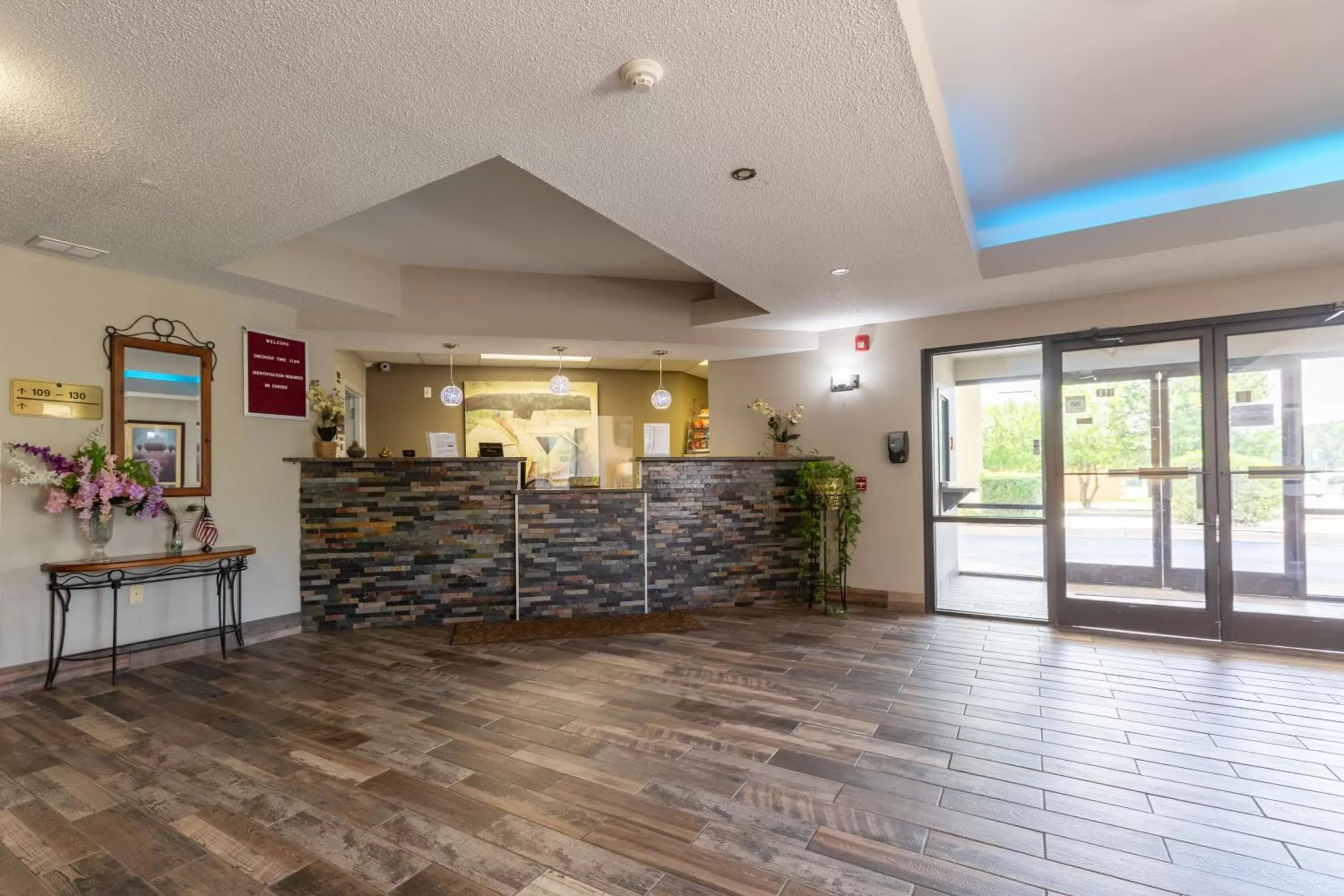 Lobby/Reception in The Inn At Creedmoor