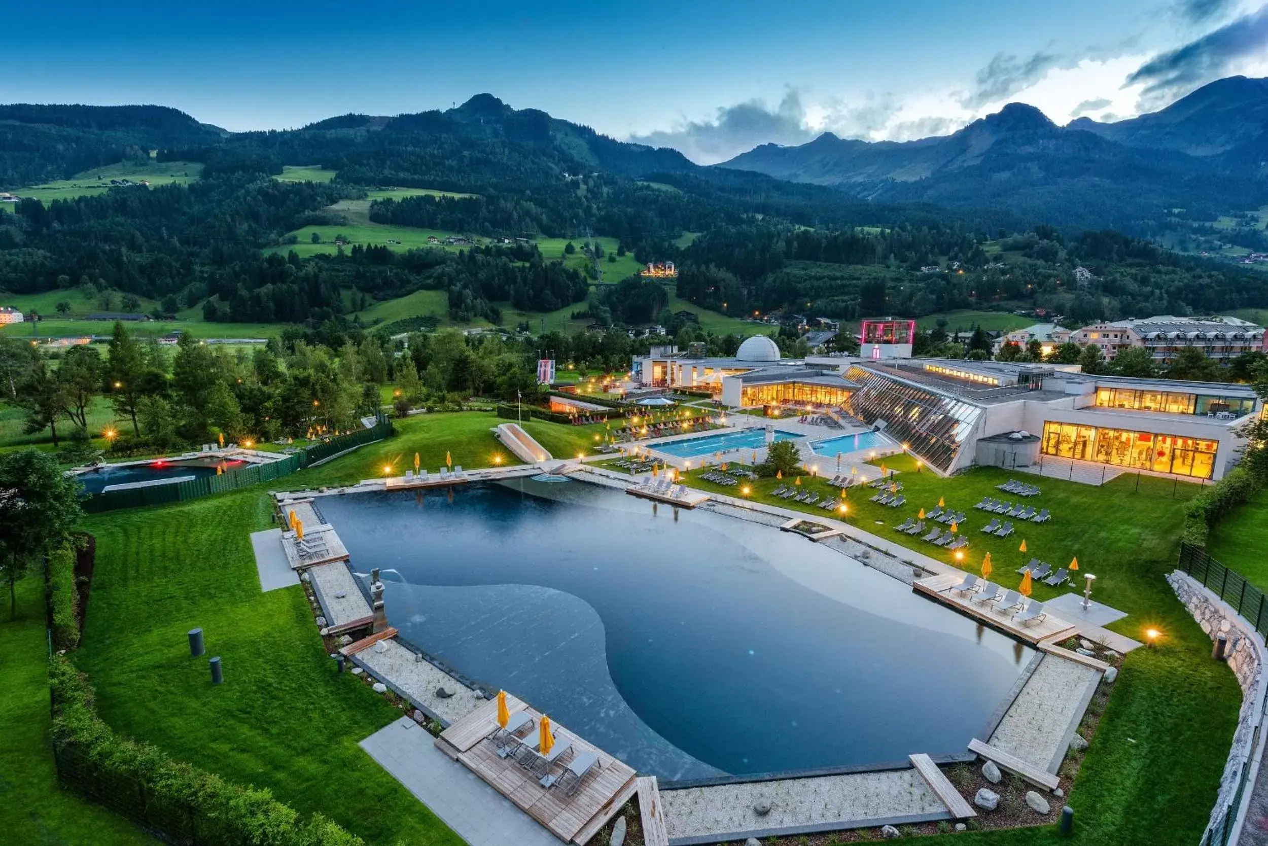 Sports, Bird's-eye View in Hotel Norica - Thermenhotels Gastein mit dem Bademantel direkt in die Therme