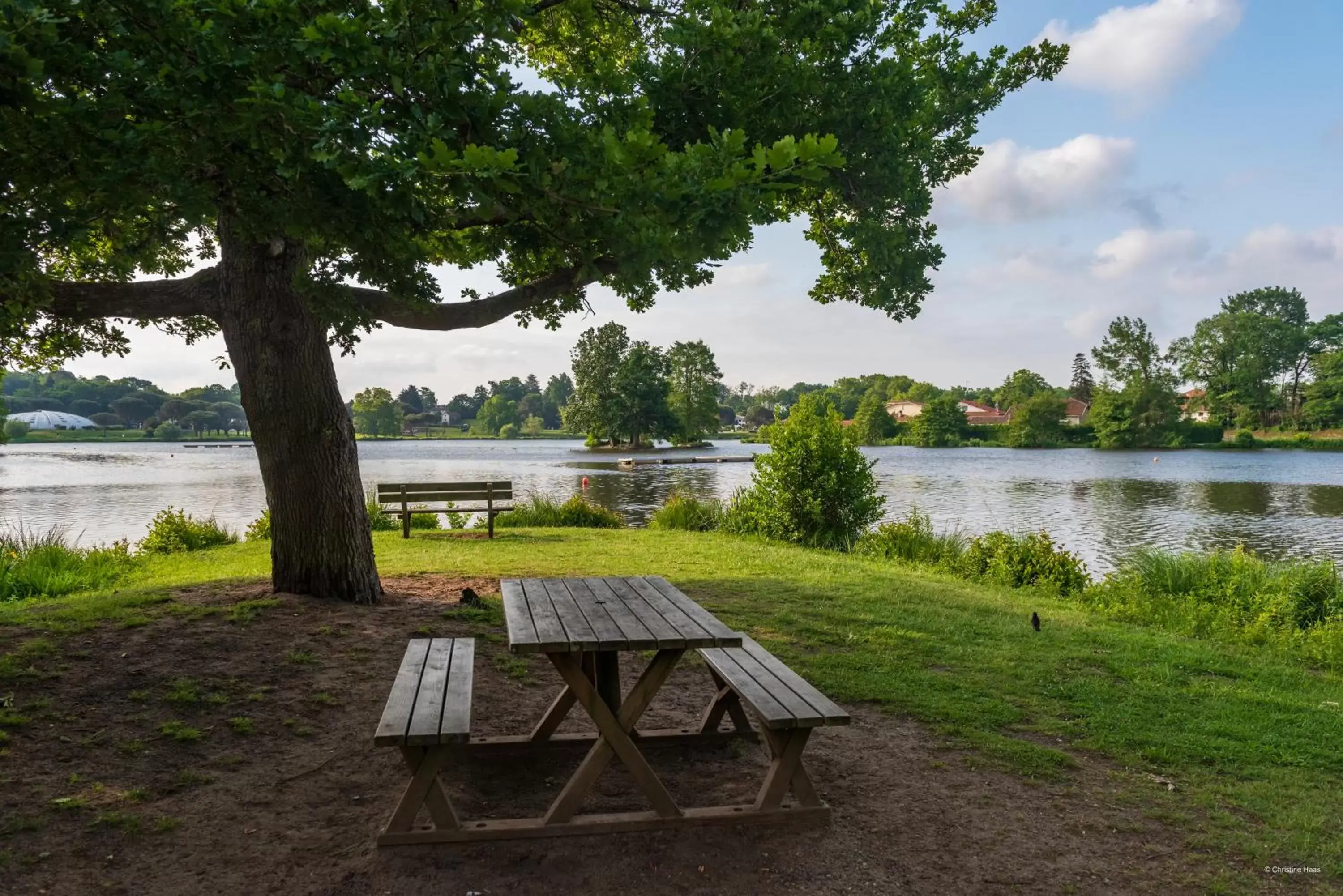 Nearby landmark in CERISE Dax - Les Jardins du Lac