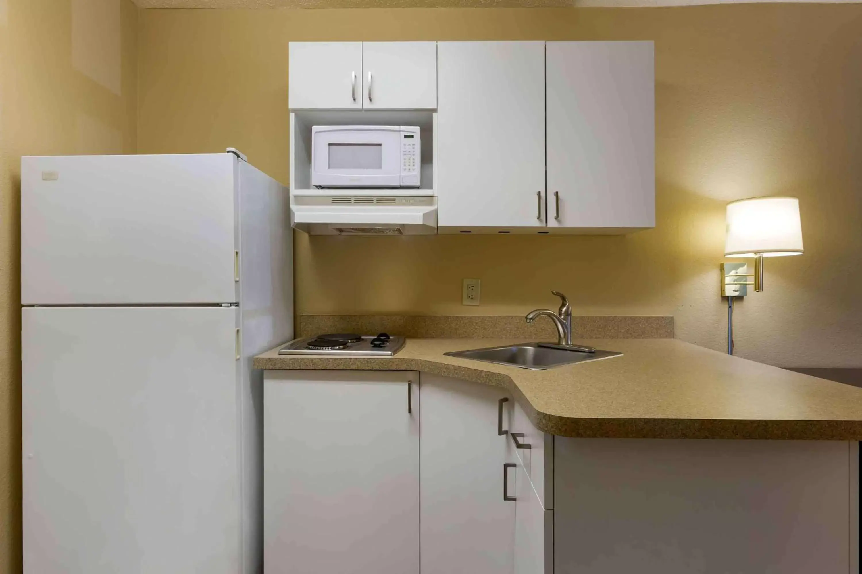 Bedroom, Kitchen/Kitchenette in Extended Stay America Suites - Phoenix - Scottsdale - North