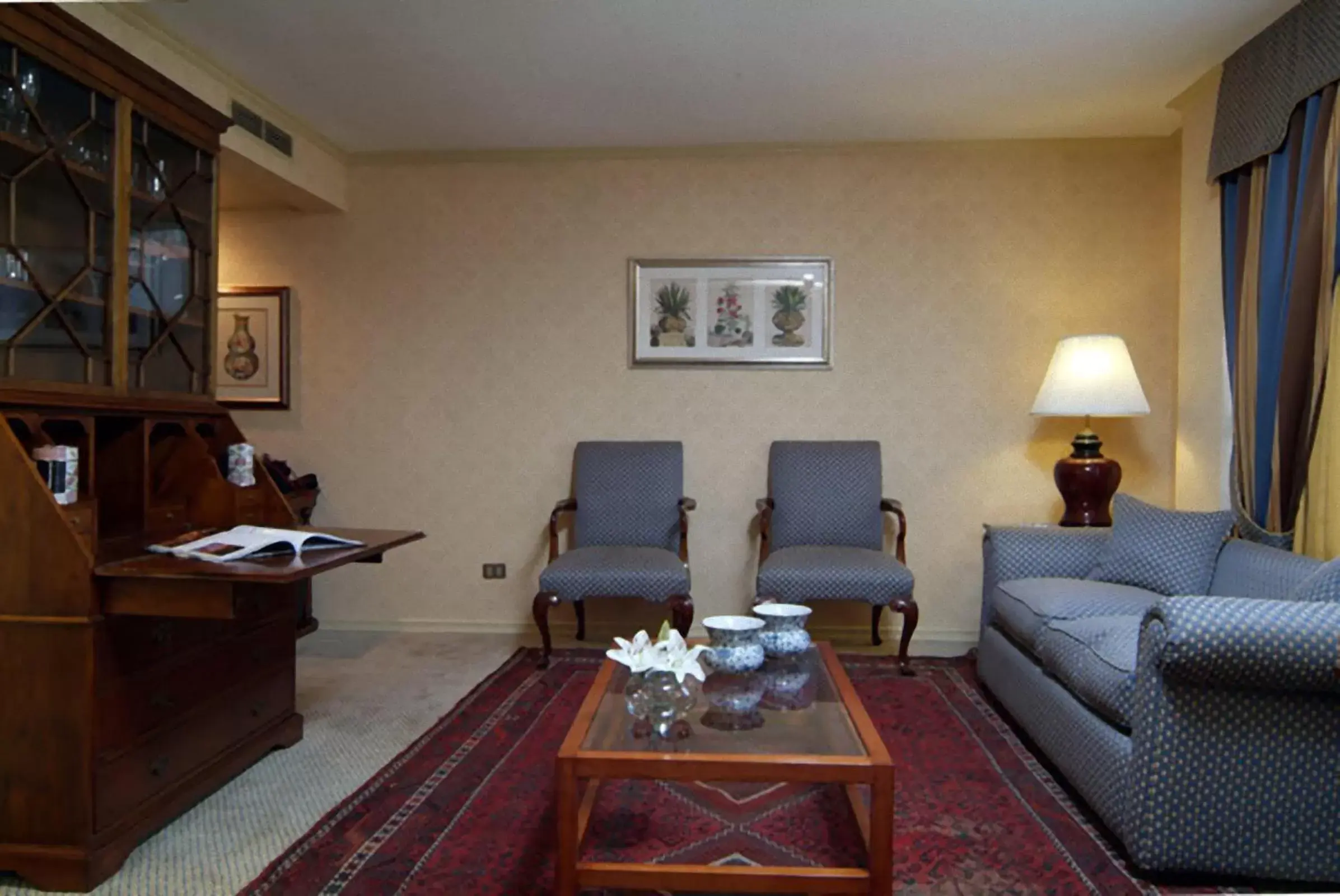 Living room, Seating Area in Park Plaza Santiago