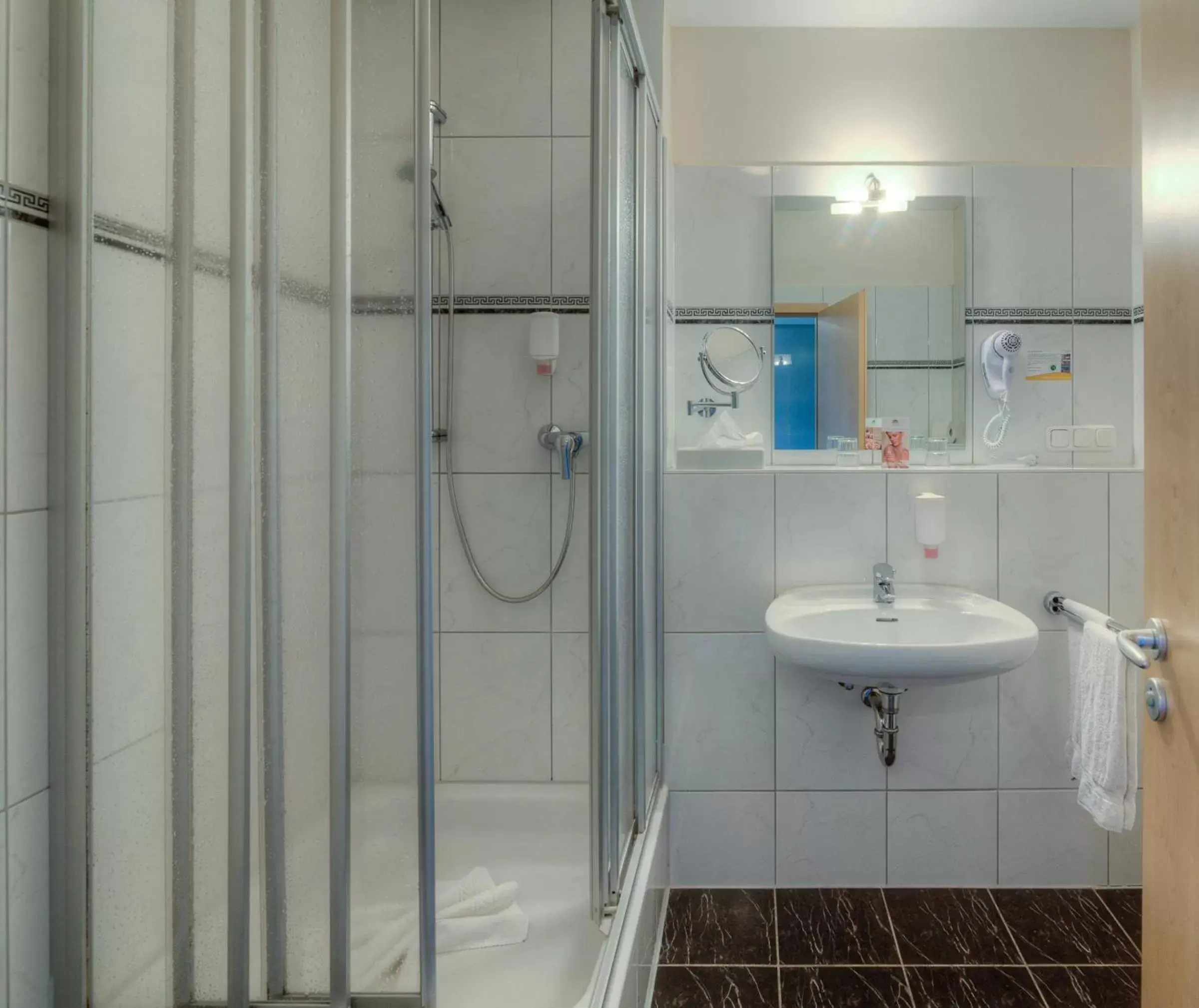Photo of the whole room, Bathroom in Sport- & Vital-Resort Neuer Hennings Hof