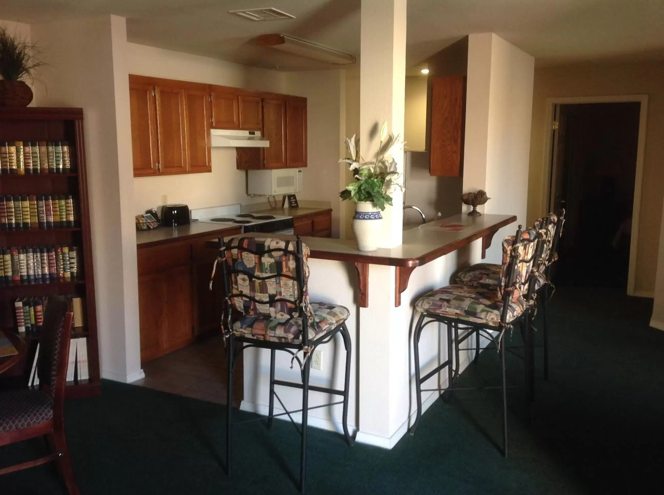 Kitchen or kitchenette, Dining Area in Hawthorn Suites by Wyndham El Paso