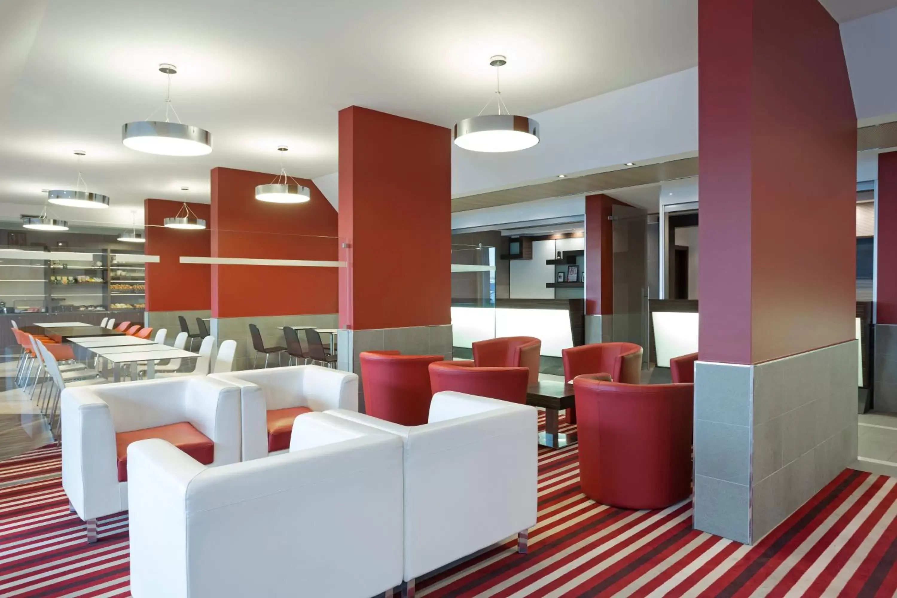 Communal lounge/ TV room, Lounge/Bar in B&B Hotel Trento