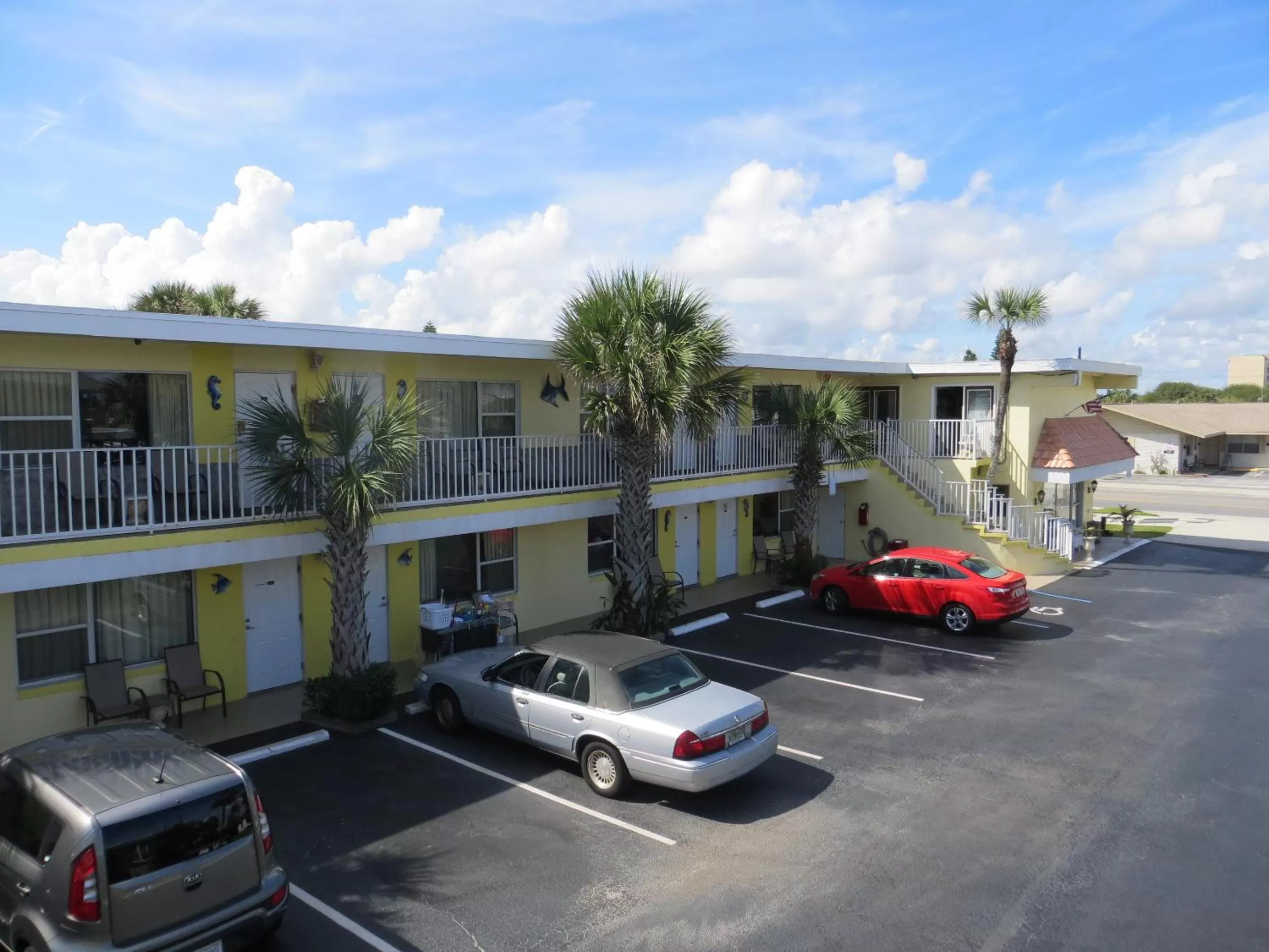 Facade/entrance in Sand Castle Motel