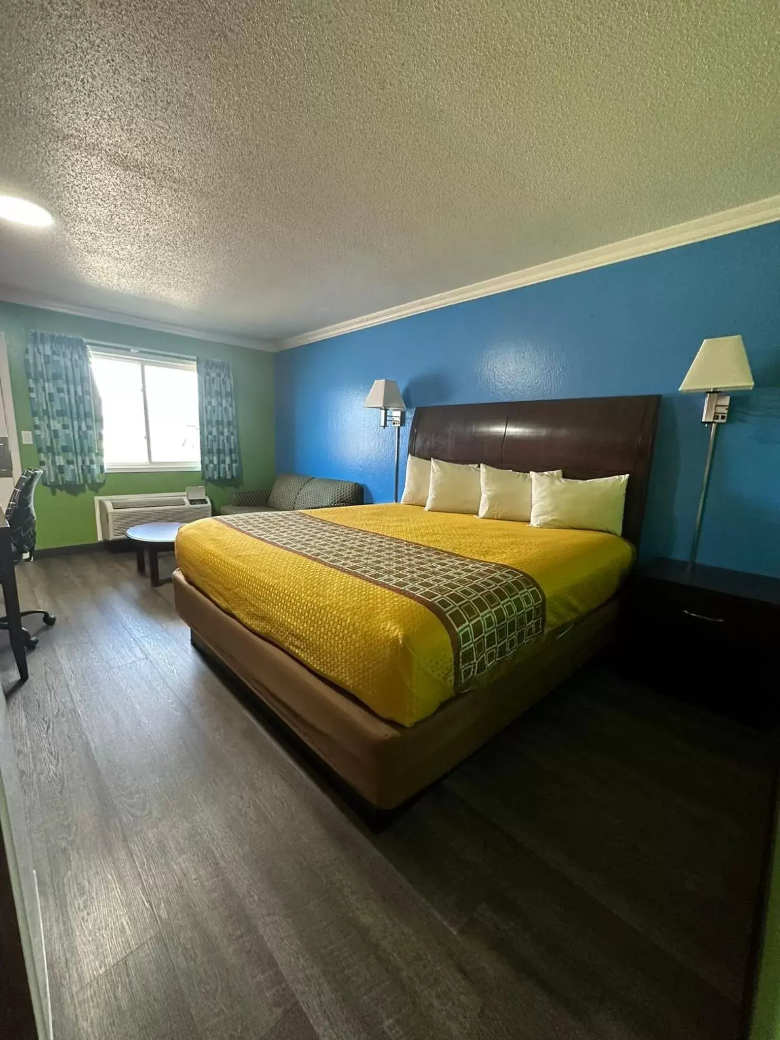 King Room in Amber Inn King Room in Amber Inn