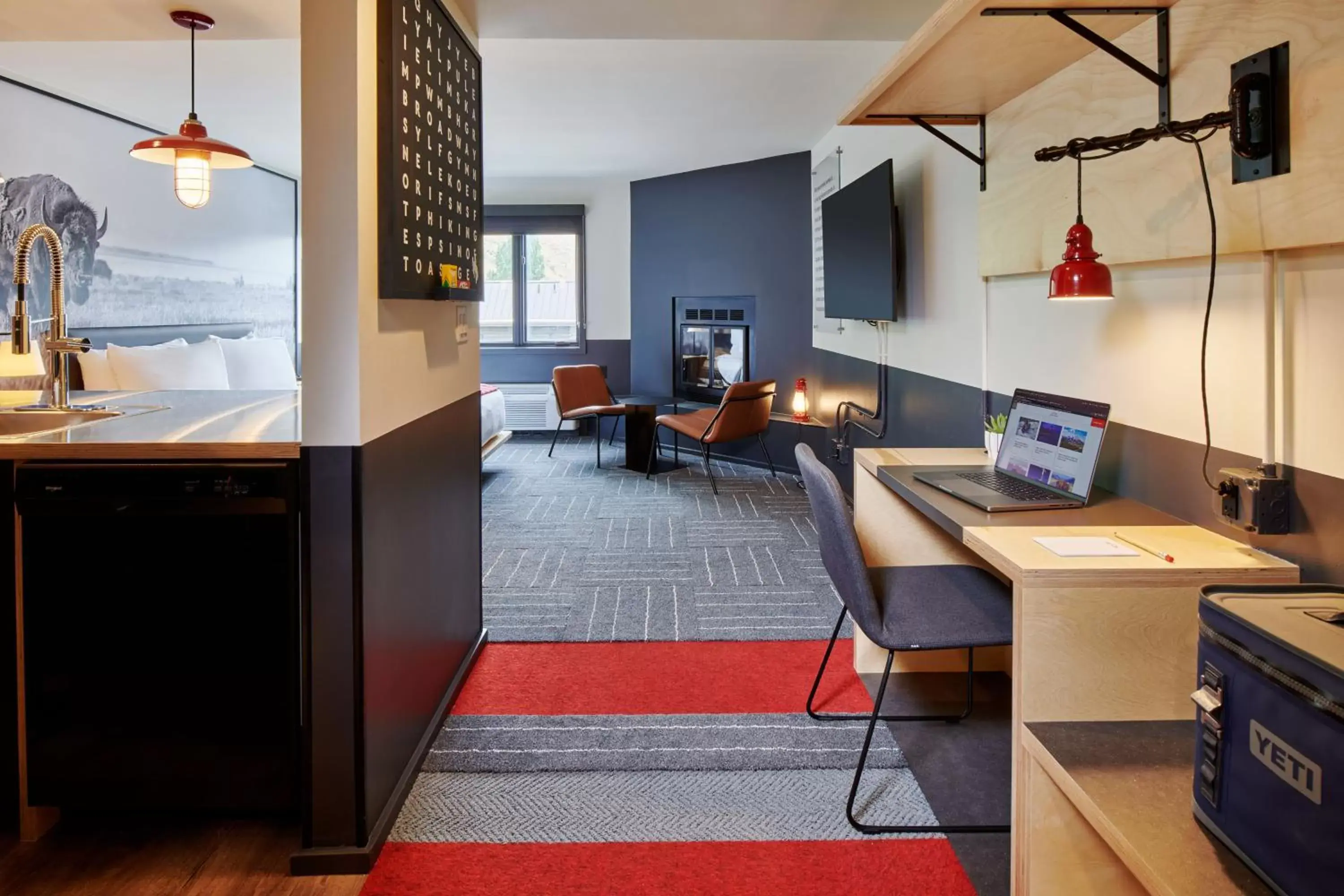 Bedroom, TV/Entertainment Center in Mountain Modern Motel