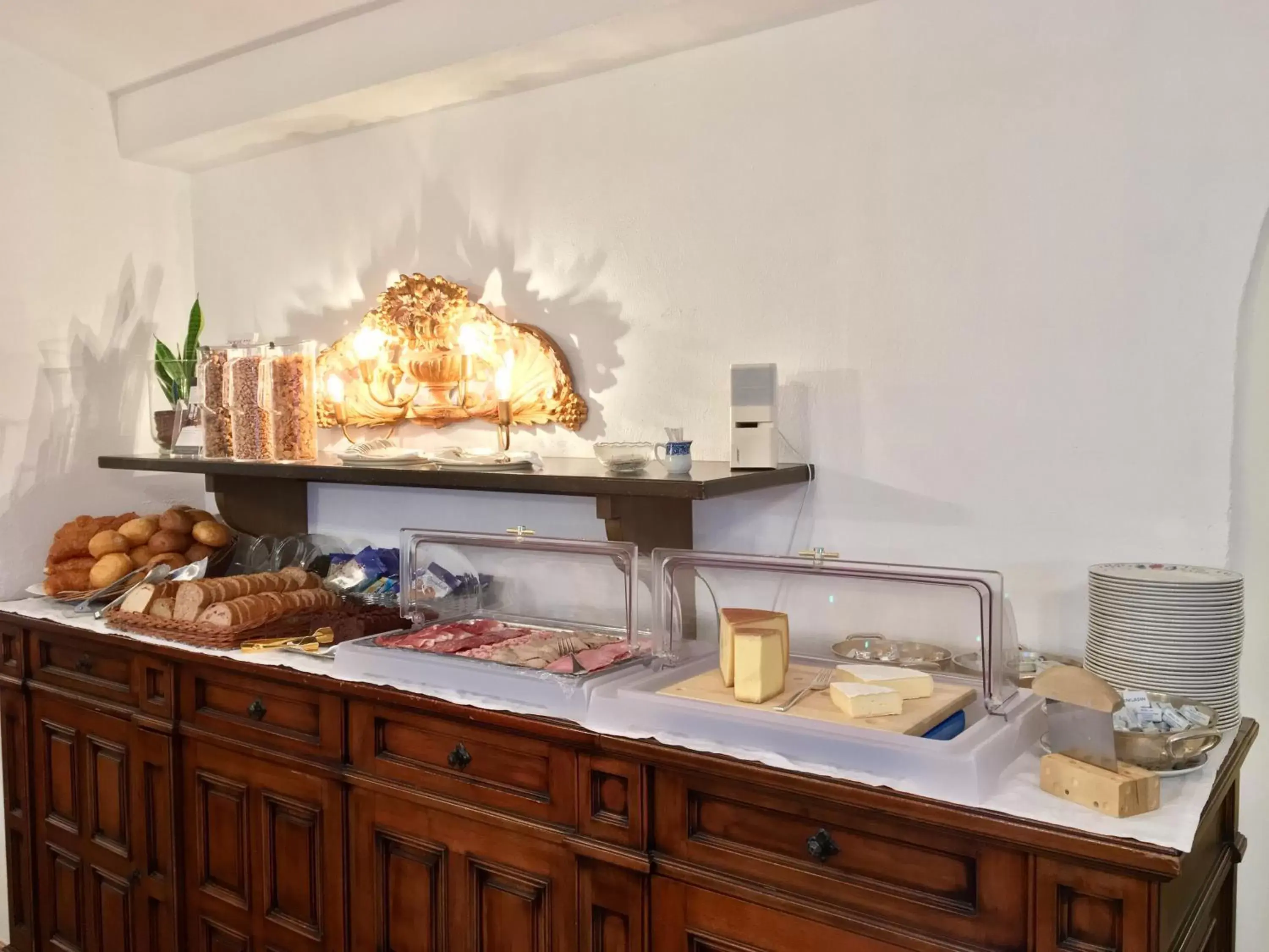 Buffet breakfast, Food in Hotel Nolda