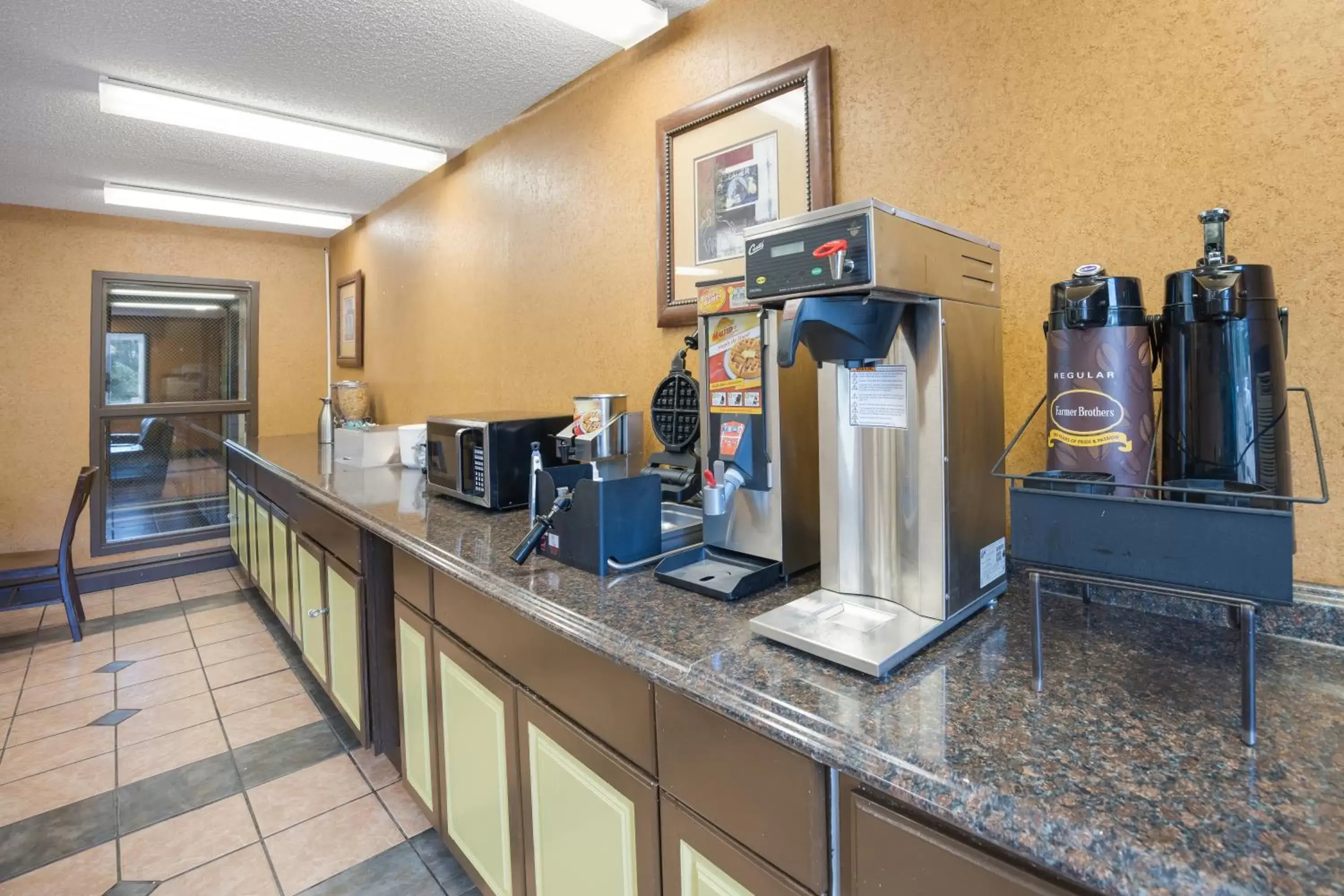 Coffee/tea facilities in Rodeway Inn