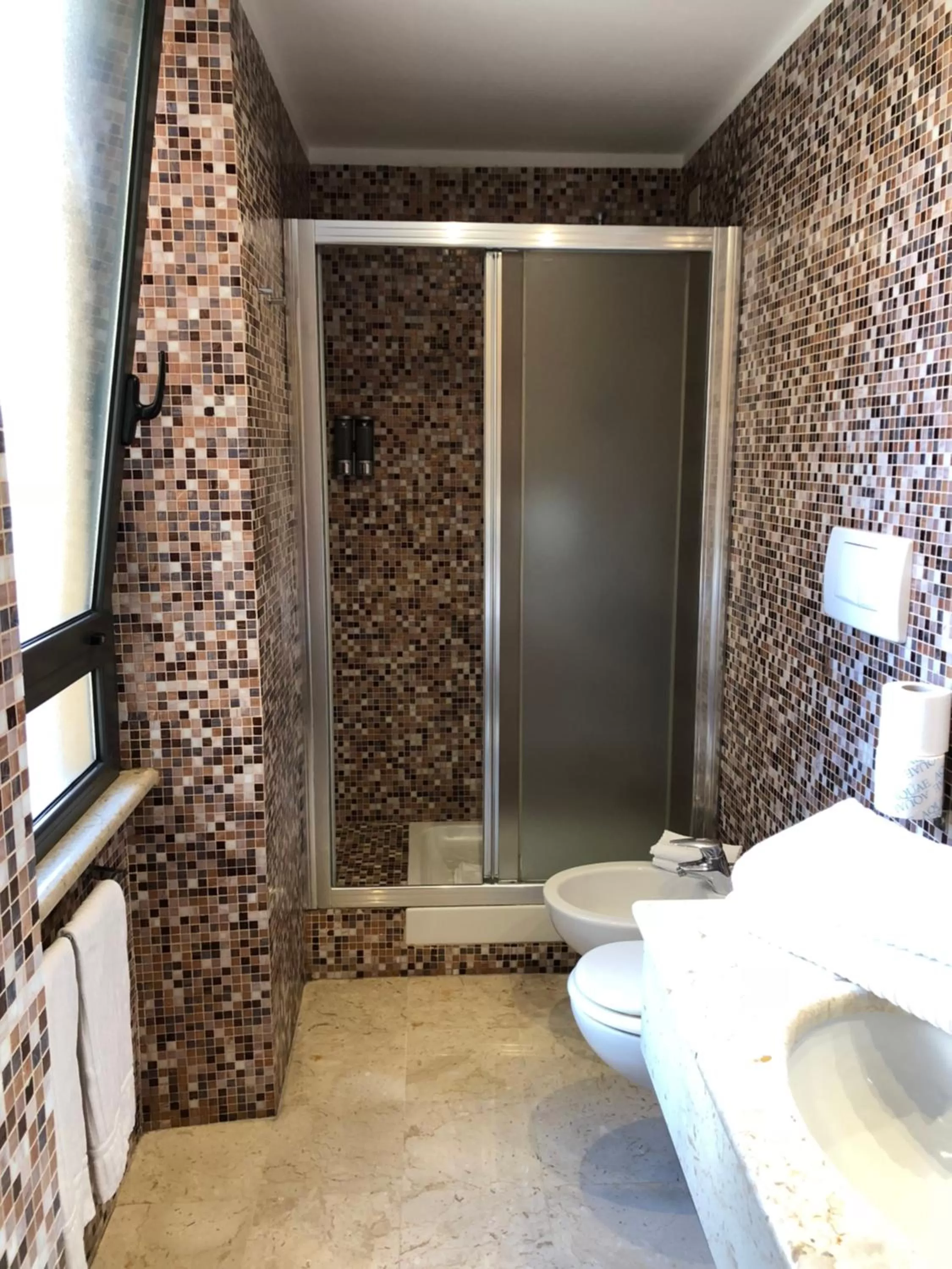 Shower in Hotel Aphrodite