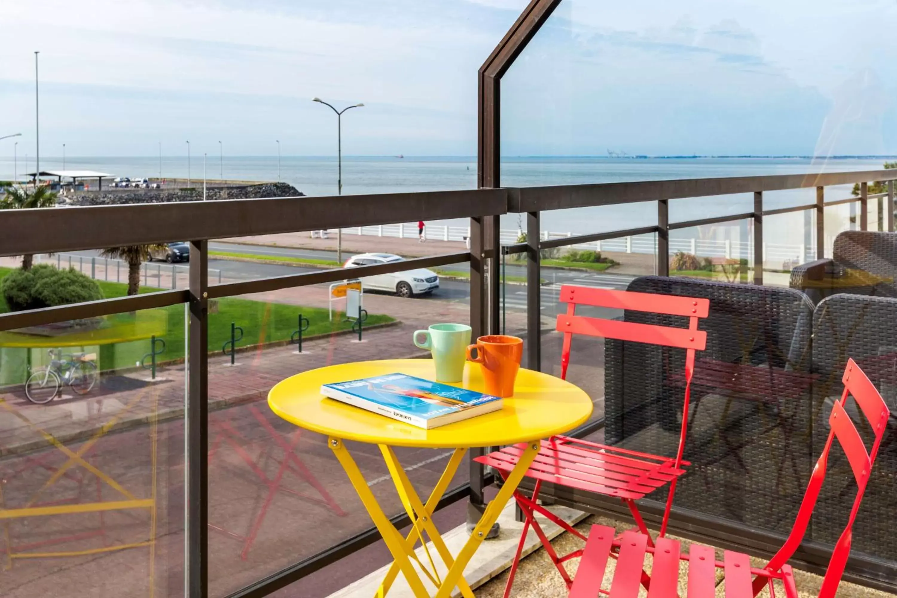 Photo of the whole room, Balcony/Terrace in Best Western Hôtel Royan Océan