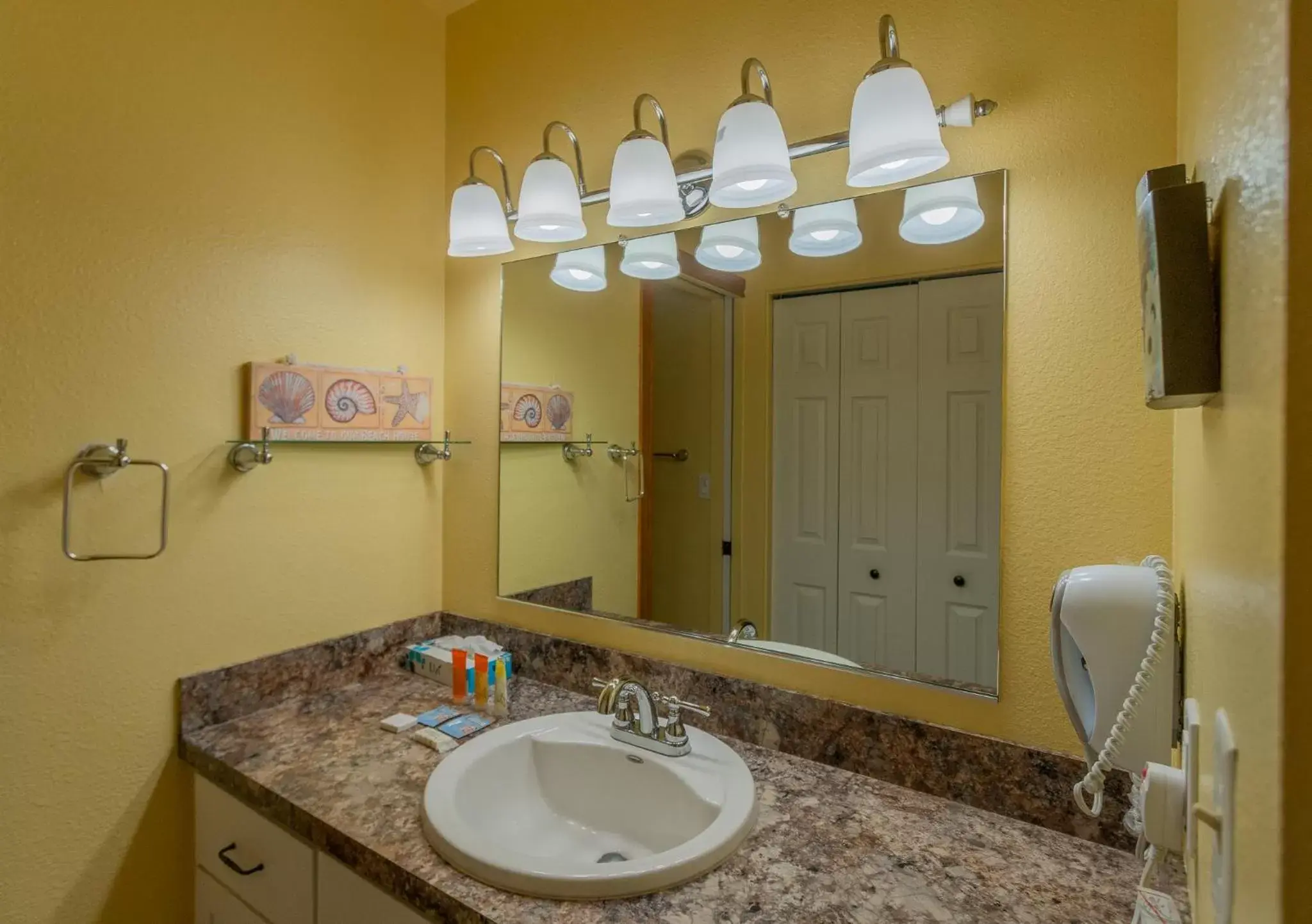 Bathroom in Embarcadero Resort