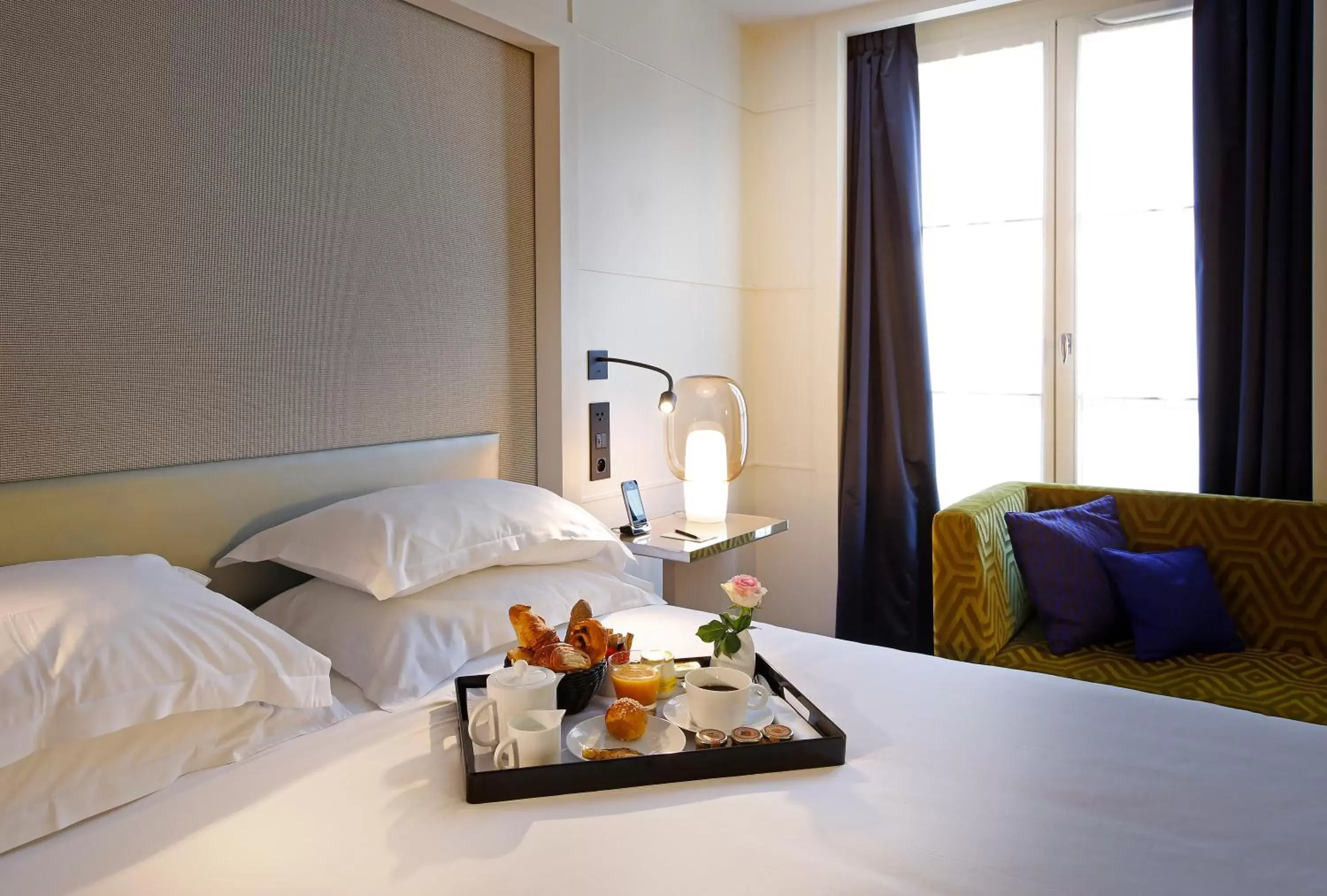 Food and drinks, Bed in Hotel Opéra Richepanse