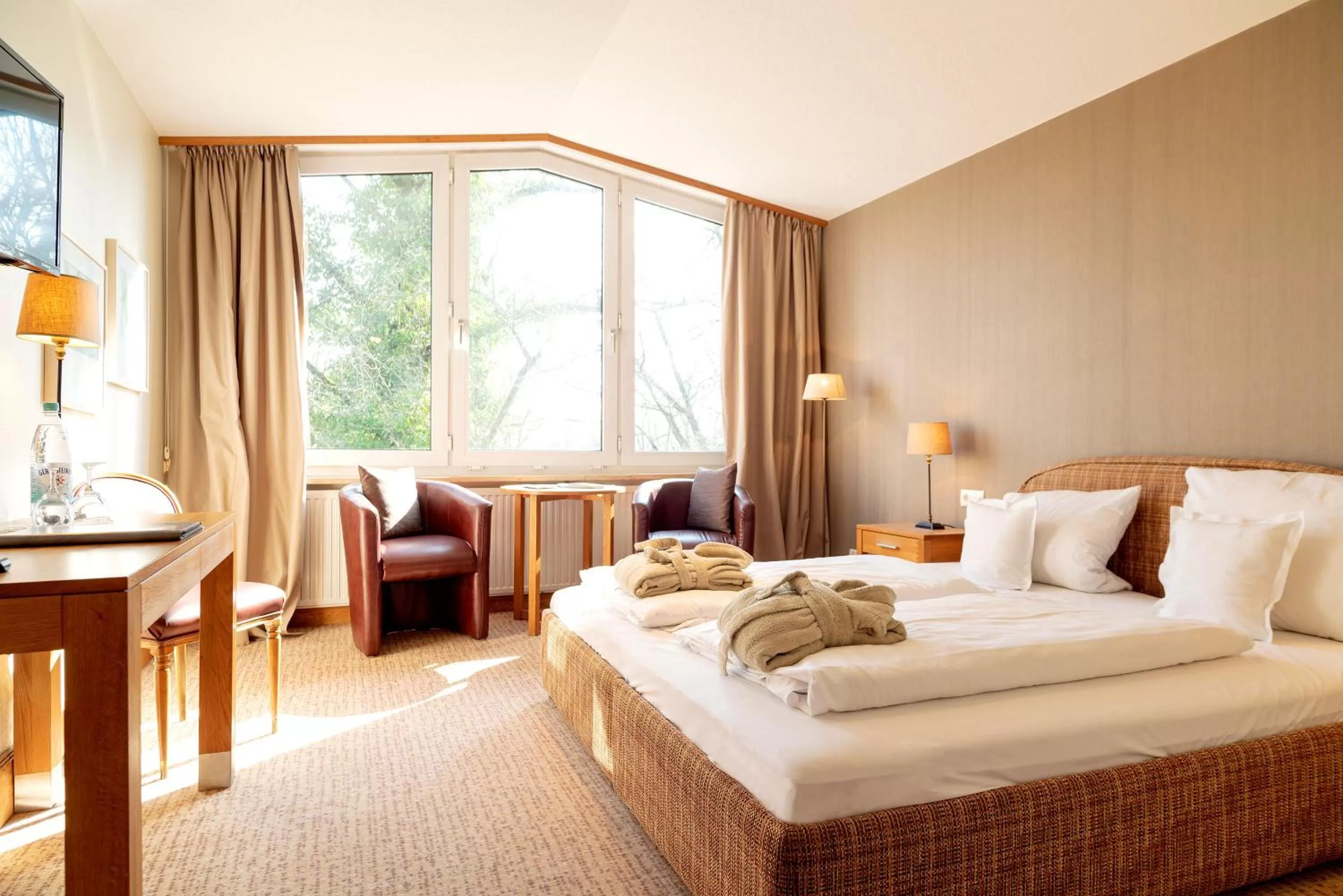 Photo of the whole room, Bed in Waldhotel Tannenhäuschen