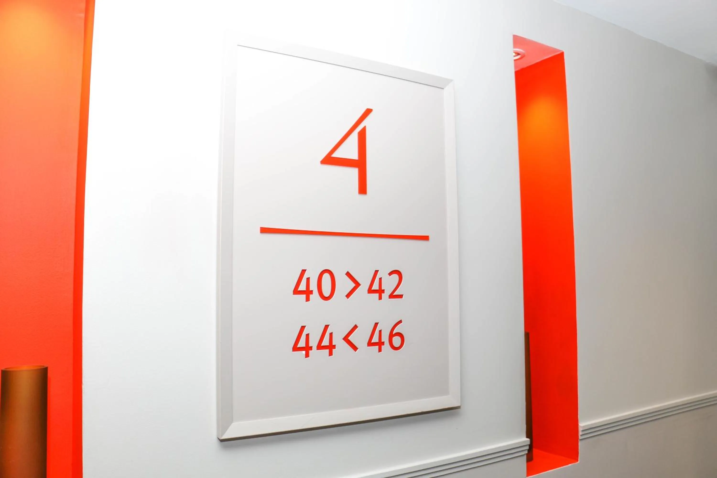 Logo/Certificate/Sign in Hôtel Vic Eiffel