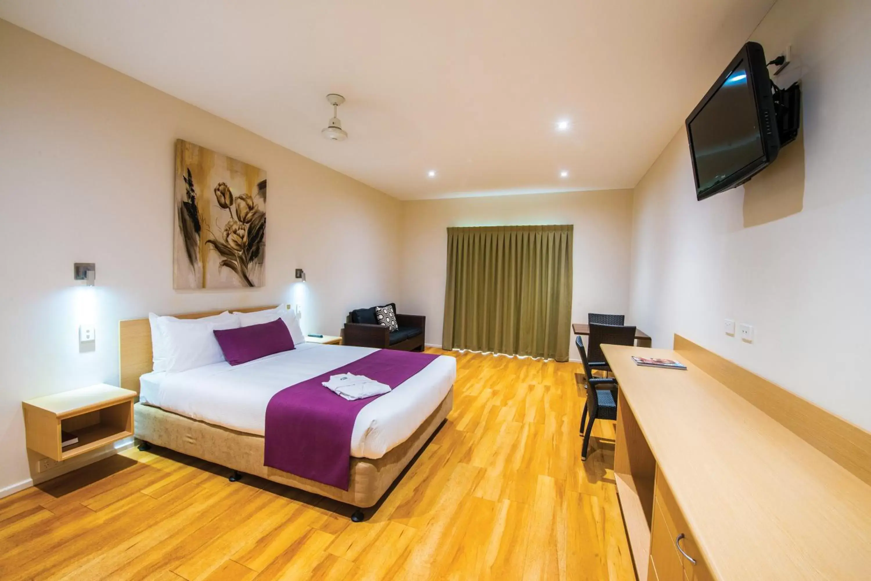 Bedroom in Club Tropical Resort Darwin