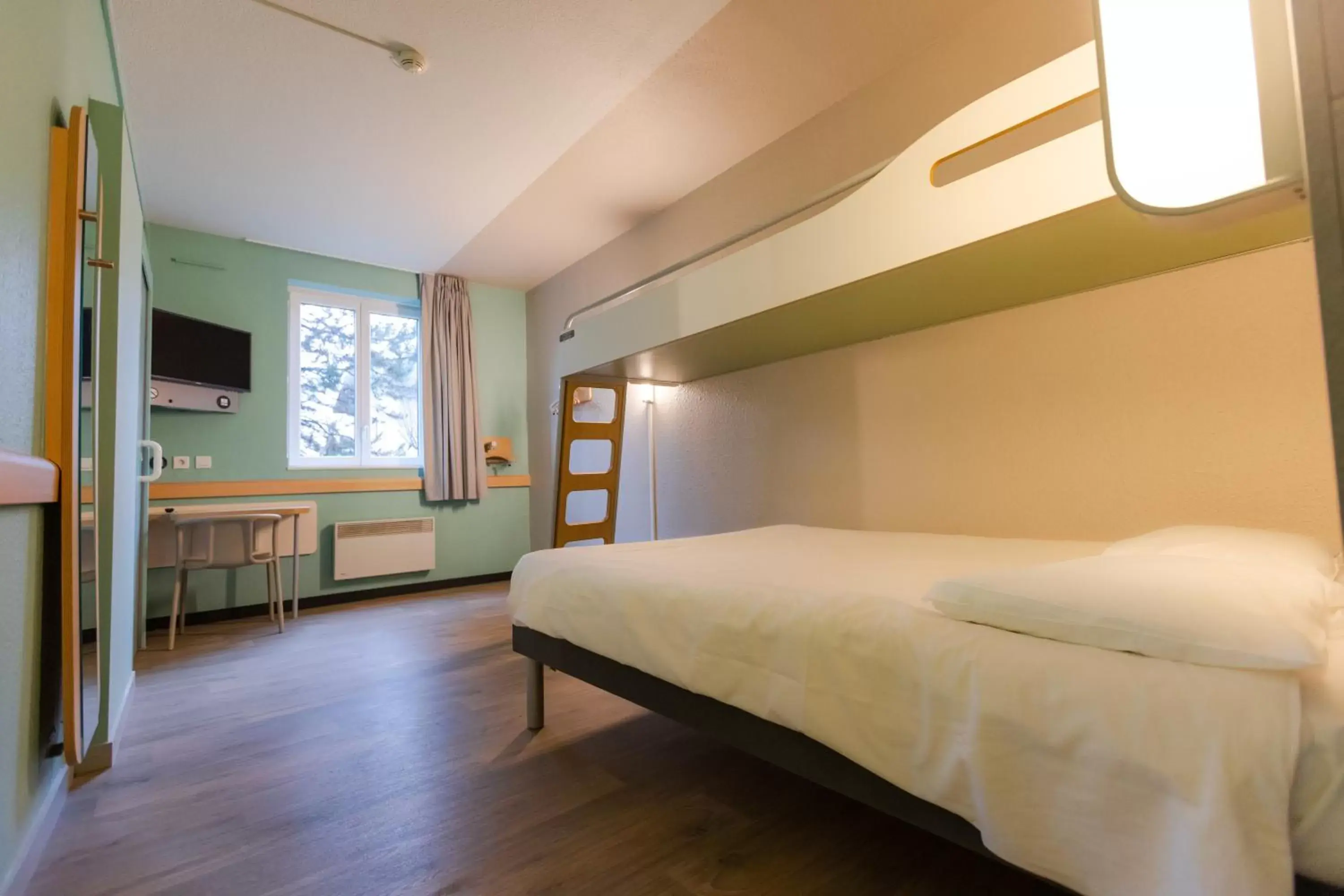 Bed in ibis budget Albertville