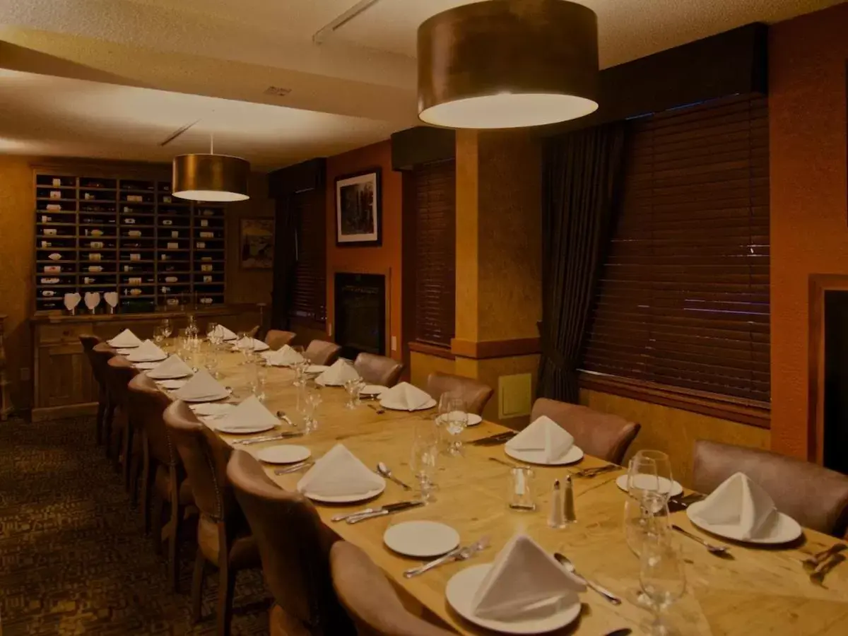 Restaurant/Places to Eat in Mountain Side Hotel Whistler by Executive