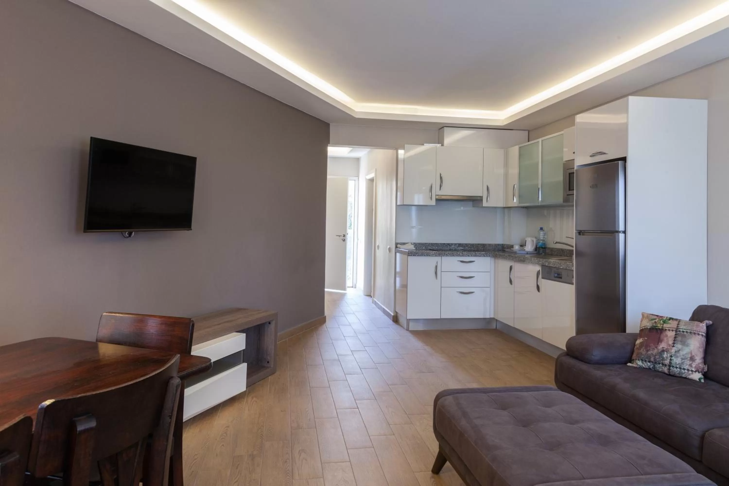 Kitchen or kitchenette in Sun Garden Apart Hotel