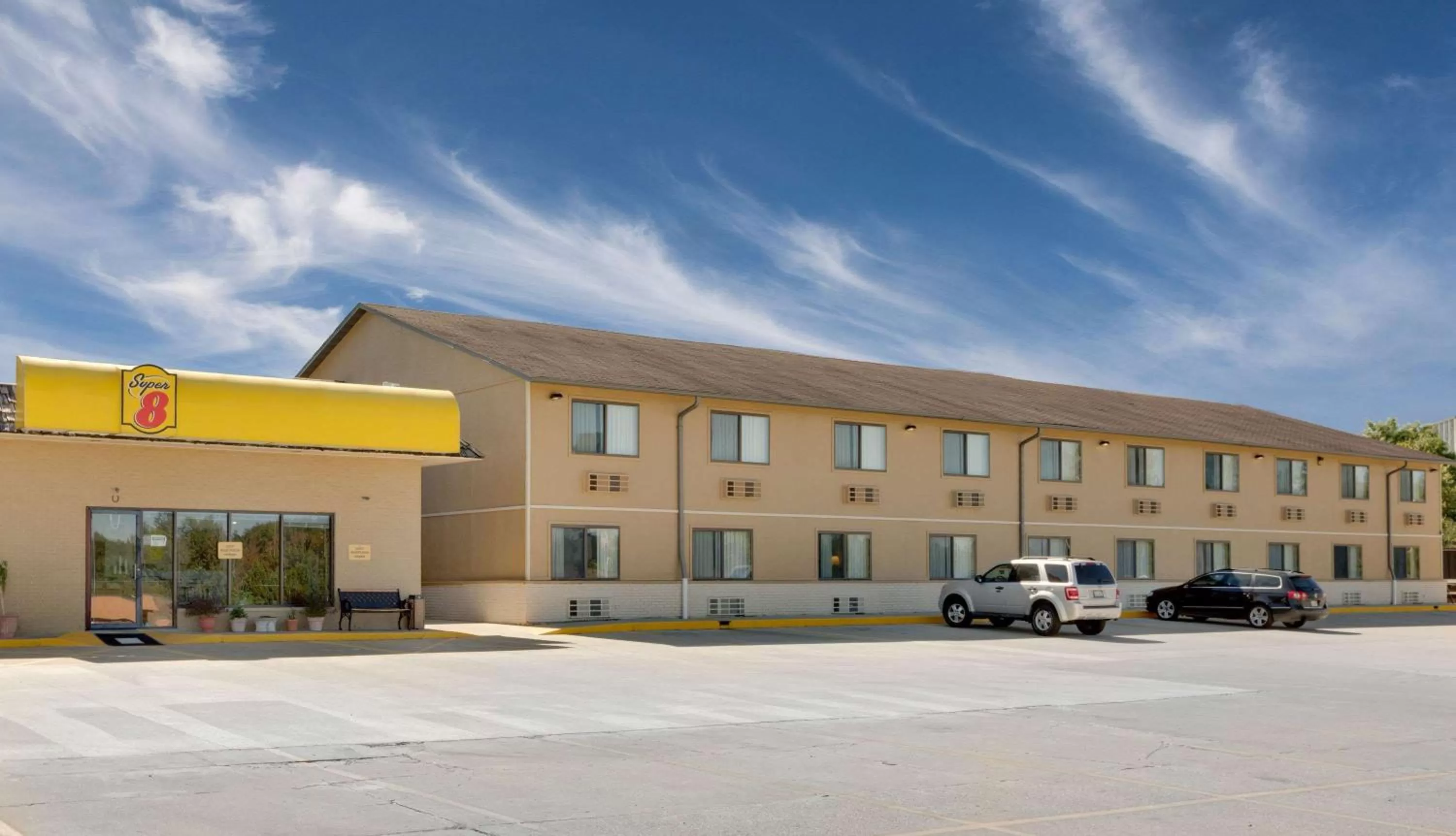 Property building in Super 8 by Wyndham Macomb