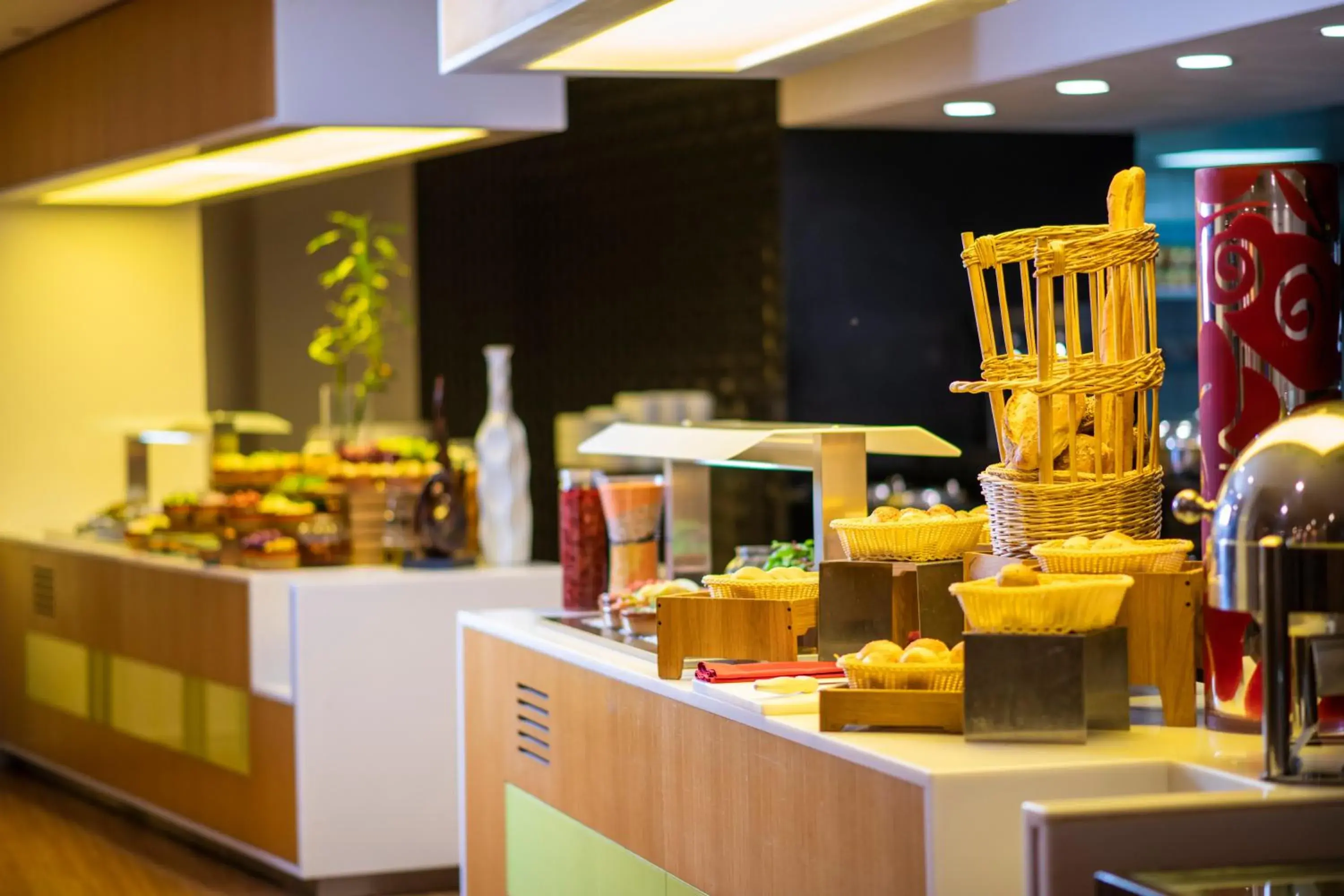 Restaurant/Places to Eat in Holiday Inn AlSeeb Muscat, an IHG Hotel