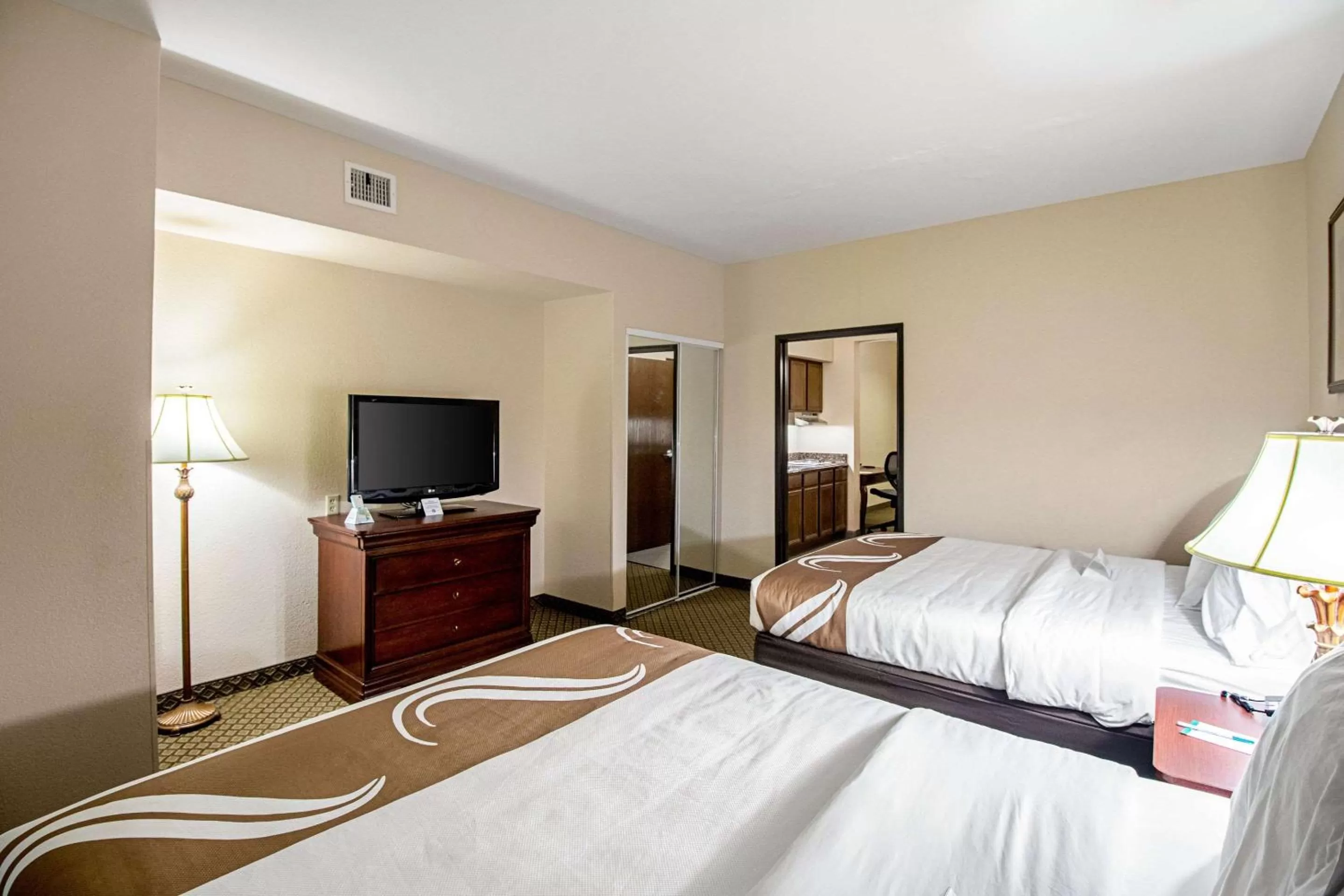 Bedroom, Bed in Quality Inn & Suites