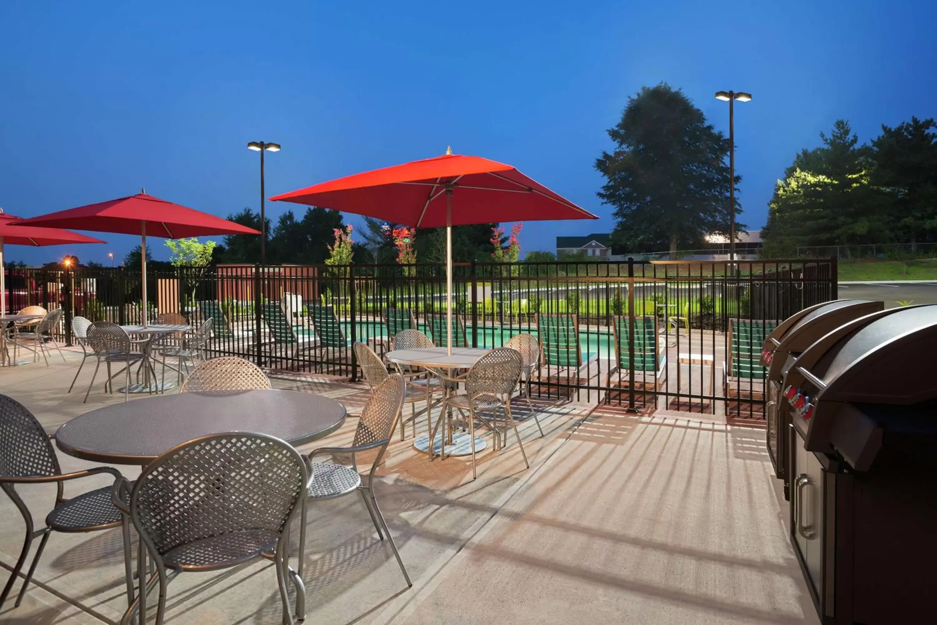 Patio, Restaurant/Places to Eat in Home2 Suites by Hilton Knoxville West