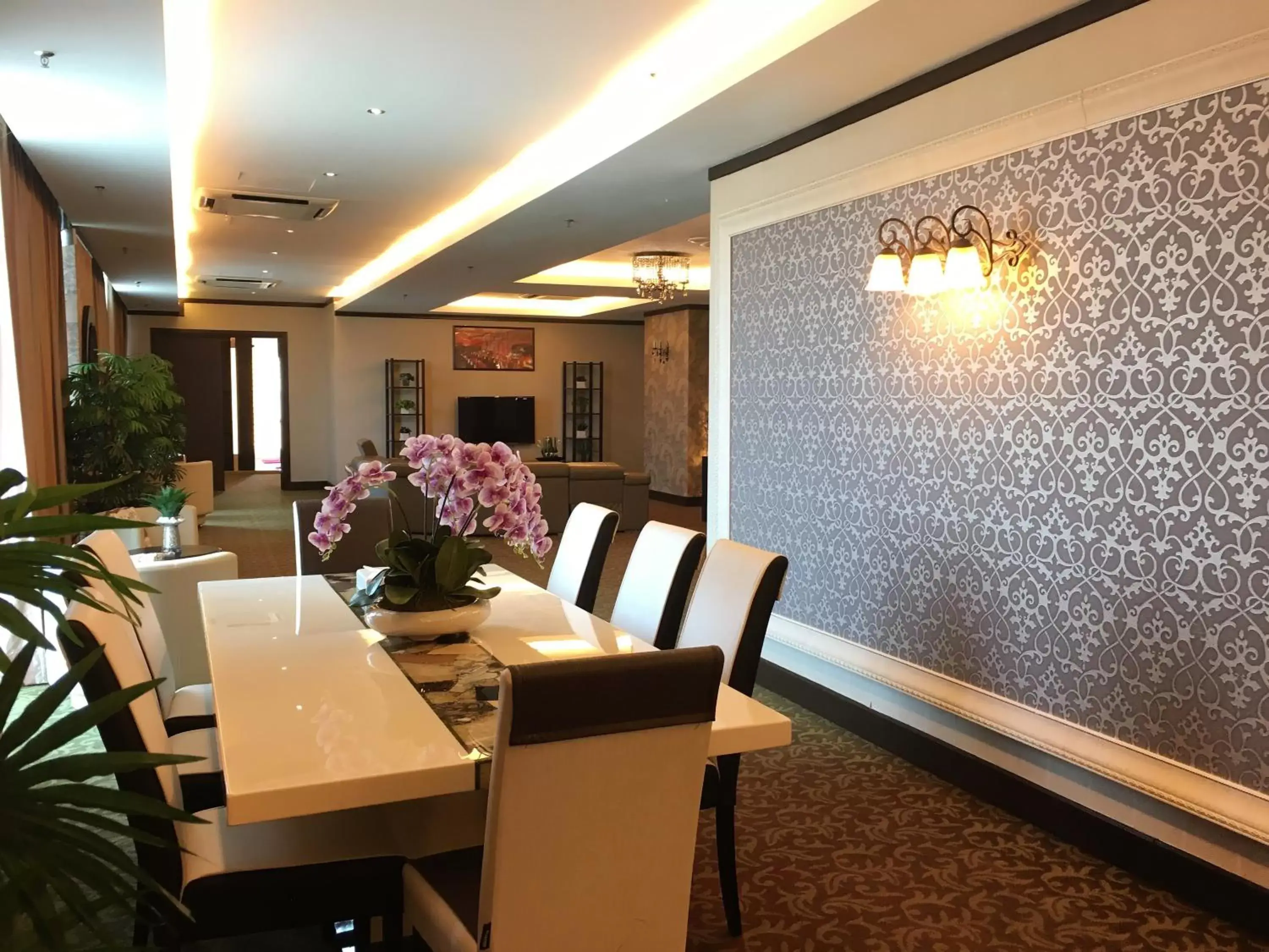 Dining area, Restaurant/Places to Eat in Kinta Riverfront Hotel & Suites