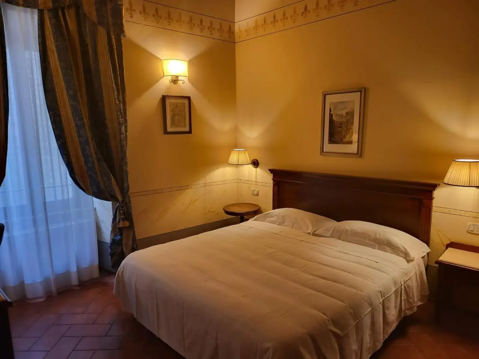 Bedroom, Bed in Hotel Logge Dei Mercanti